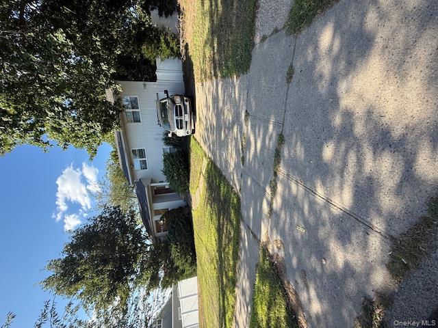 319 Boundary Avenue, Farmingdale, NY 11735