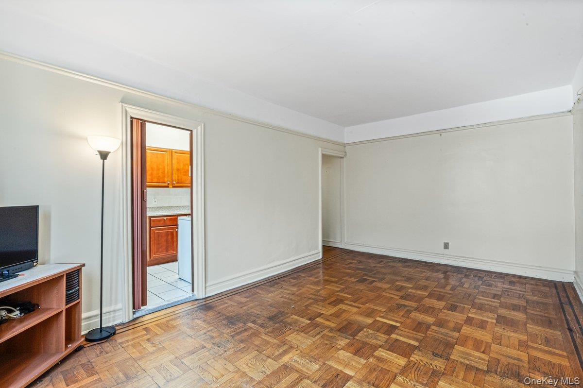 155-17 Sanford Ave # 2, Flushing, NY 11355