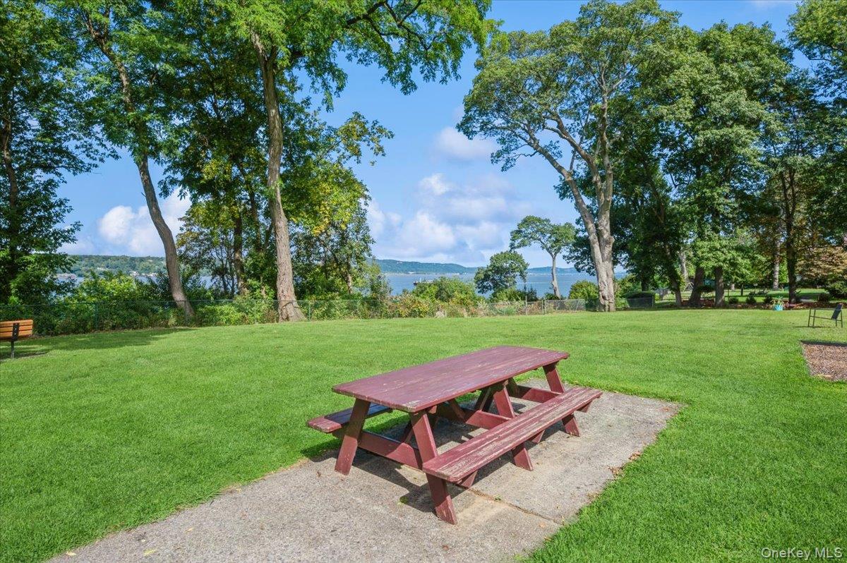 737 N Broadway # 2D, Hastings-on-Hudson, NY 10706