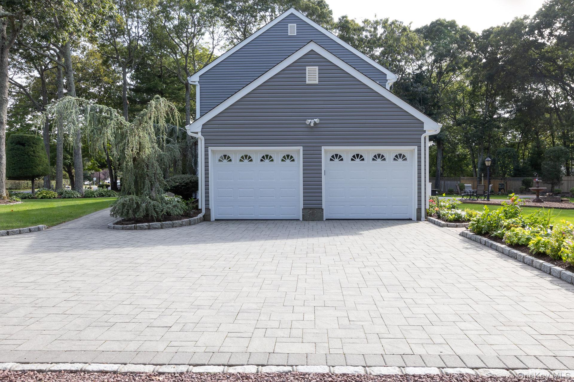 50 Margin Drive W, Shirley, NY 11967