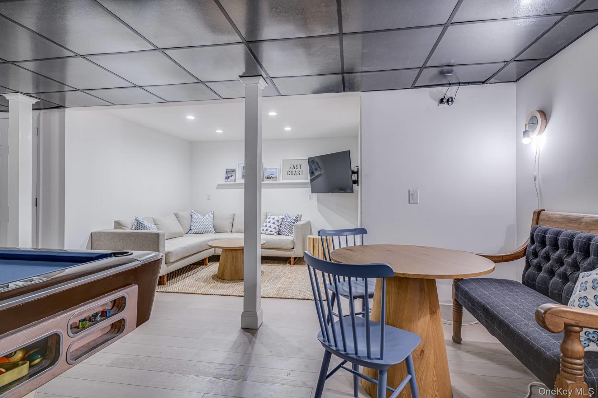 1036 Head Of Pond Road, Water Mill, NY 11976