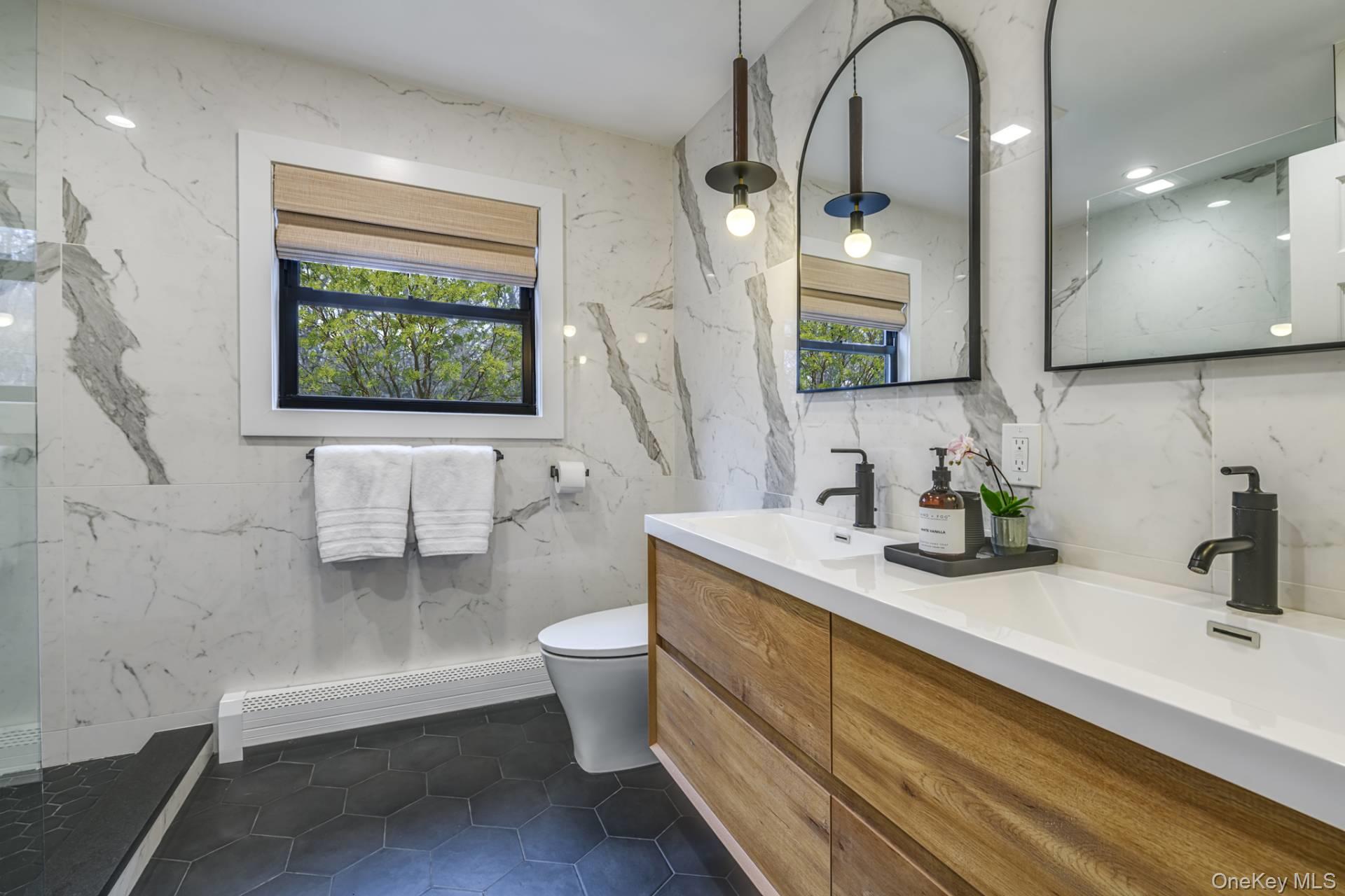 1036 Head Of Pond Road, Water Mill, NY 11976