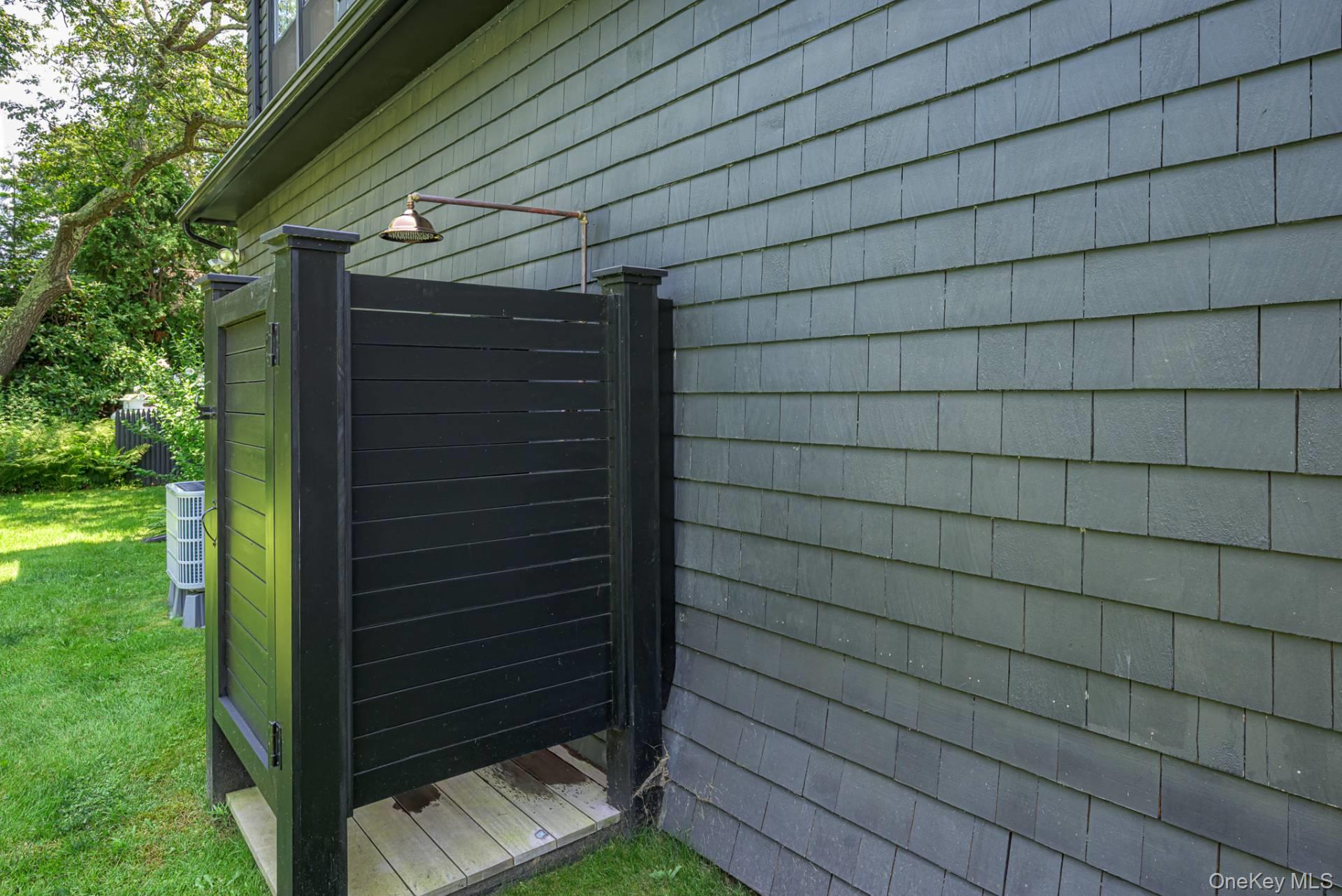 1036 Head Of Pond Road, Water Mill, NY 11976