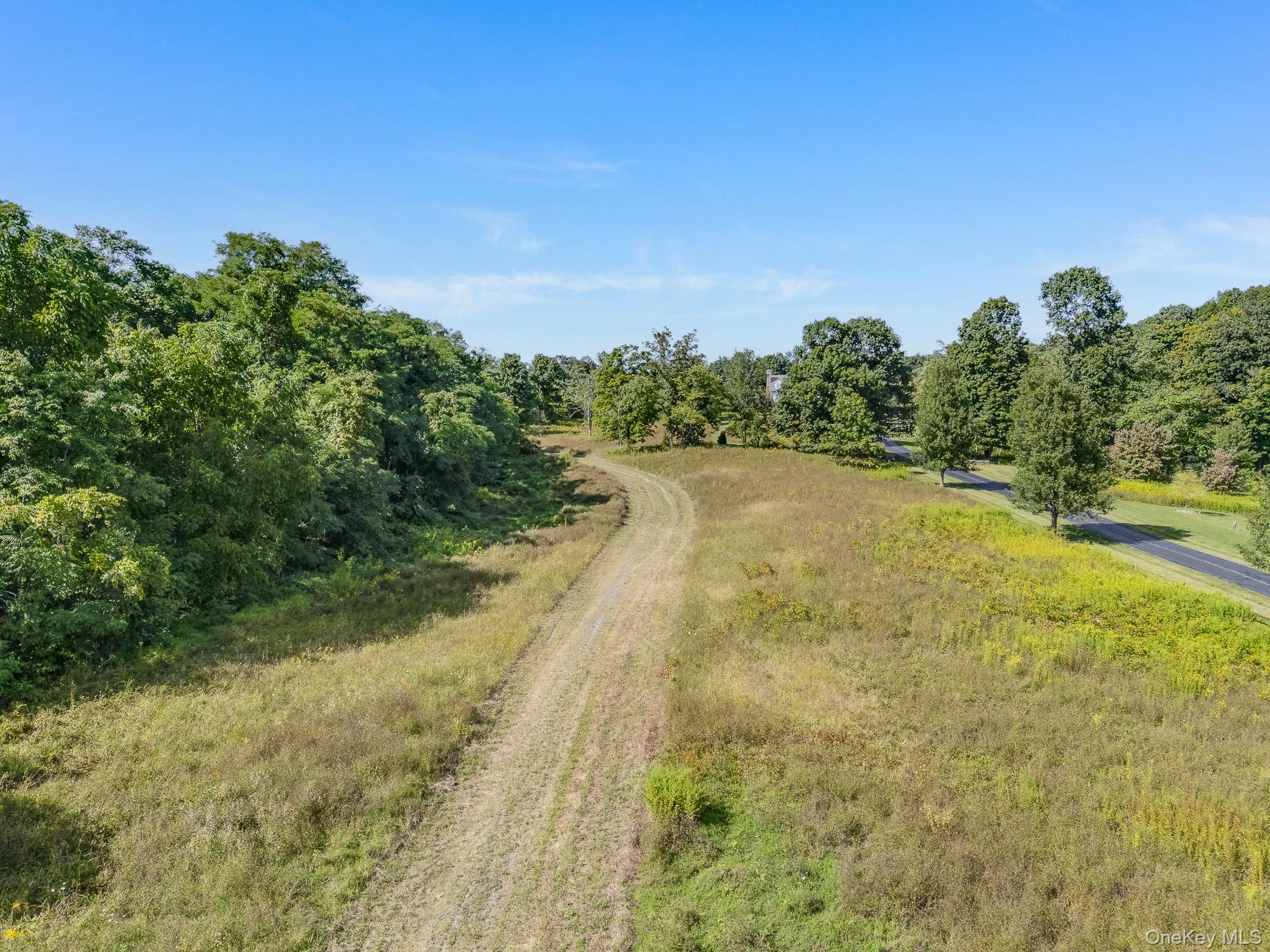 31 Oak Grove Road, Clinton Corners, NY 12514