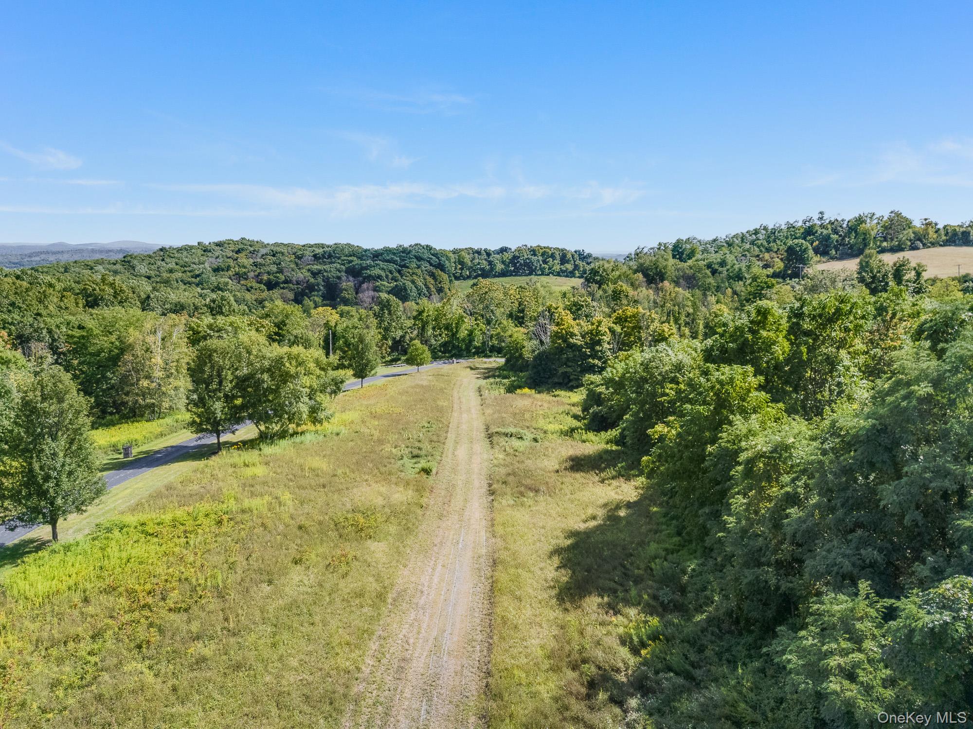 31 Oak Grove Road, Clinton Corners, NY 12514