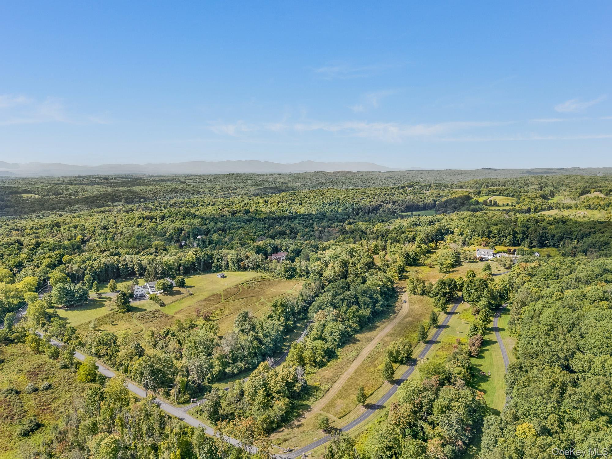 31 Oak Grove Road, Clinton Corners, NY 12514