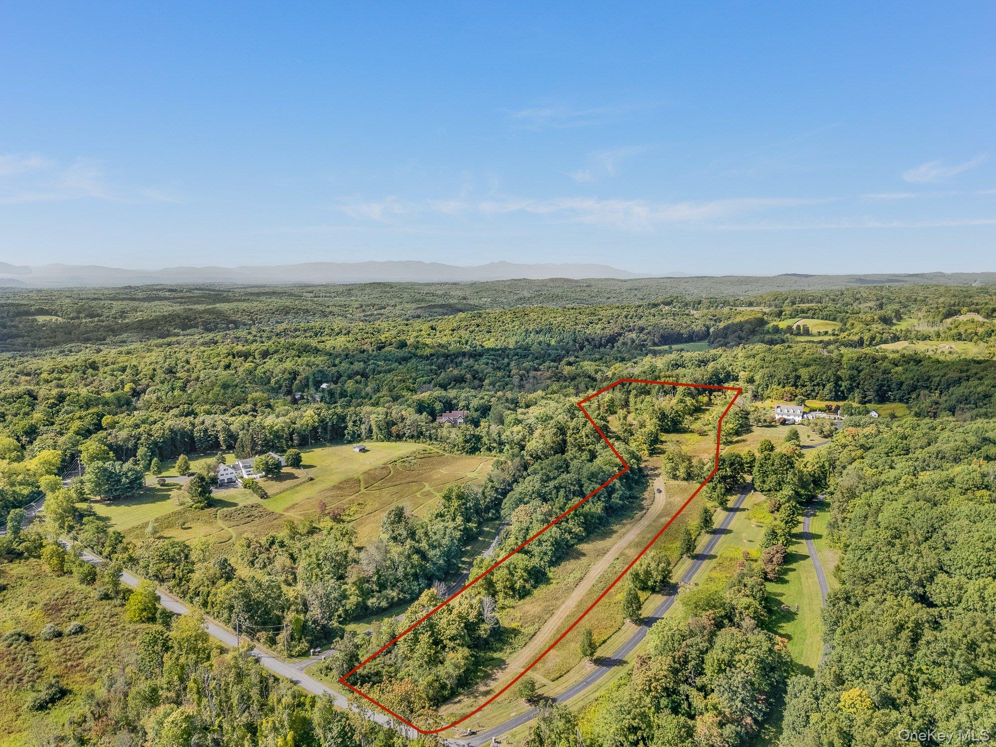 31 Oak Grove Road, Clinton Corners, NY 12514