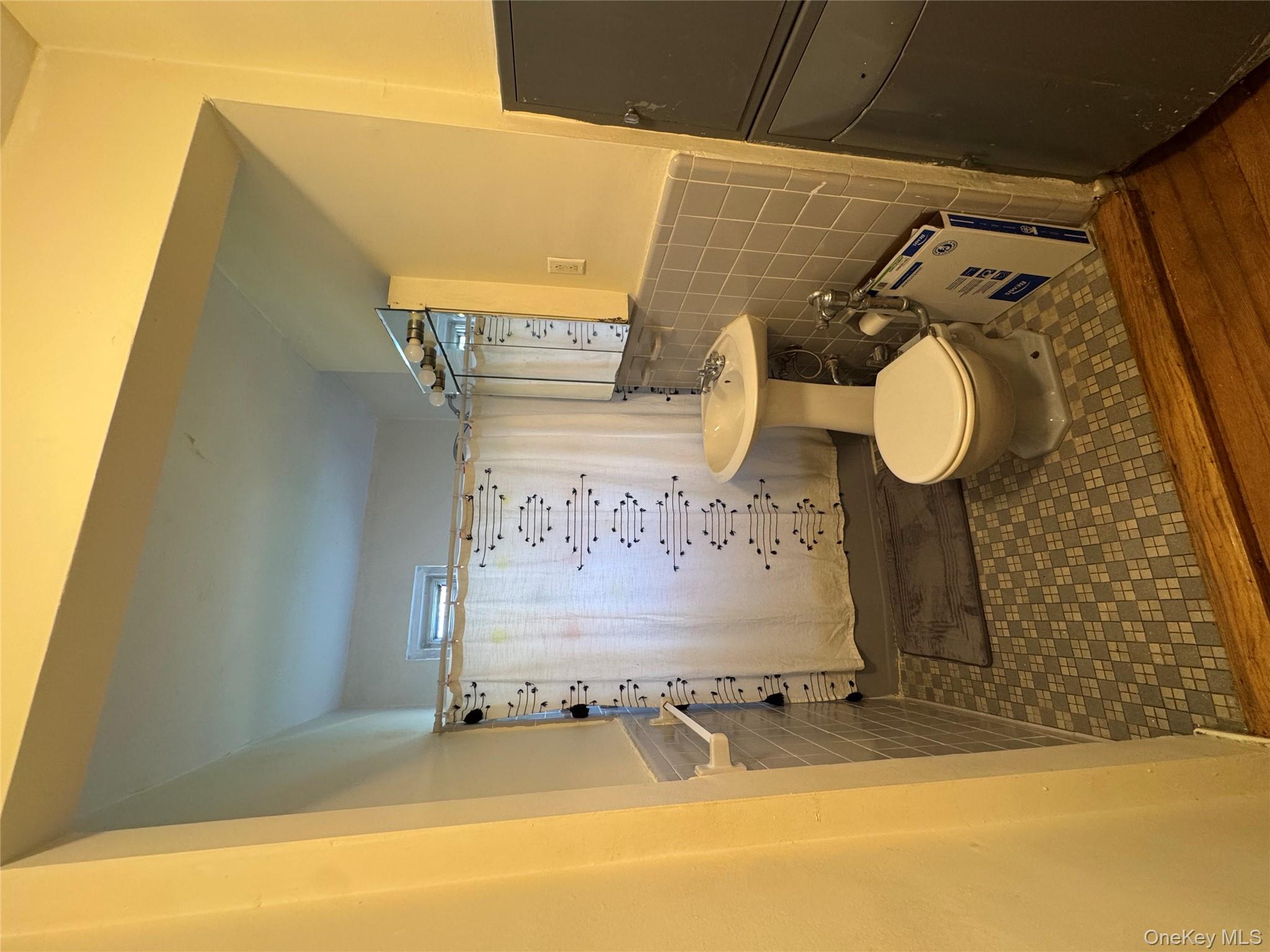 145 Smith # D4, Freeport, NY 11520