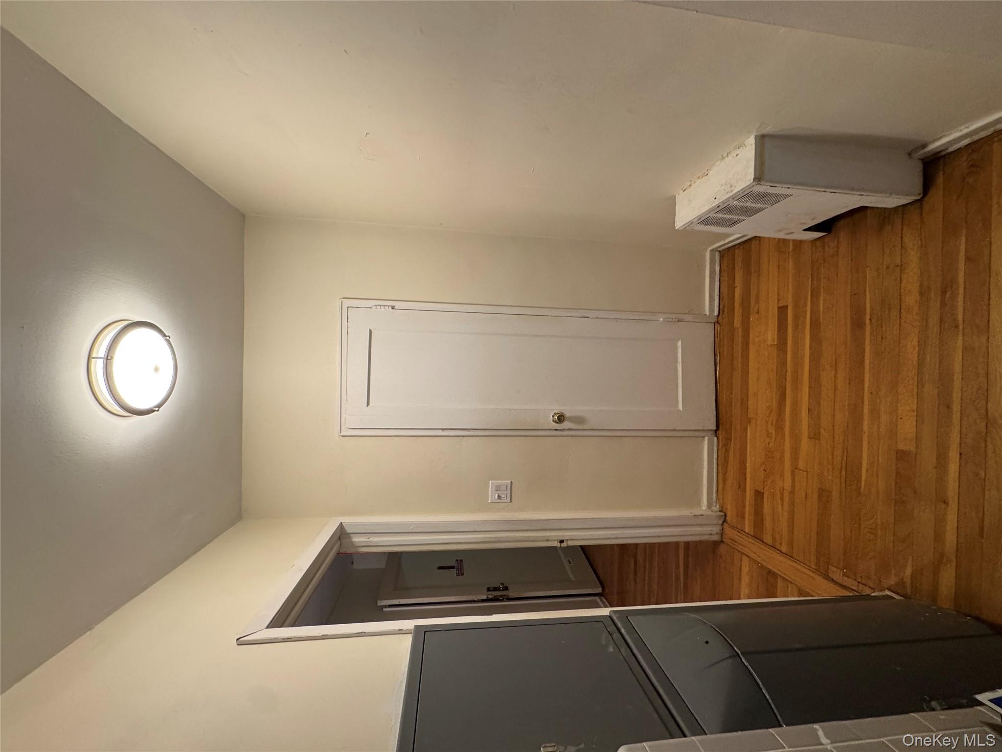 145 Smith # D4, Freeport, NY 11520