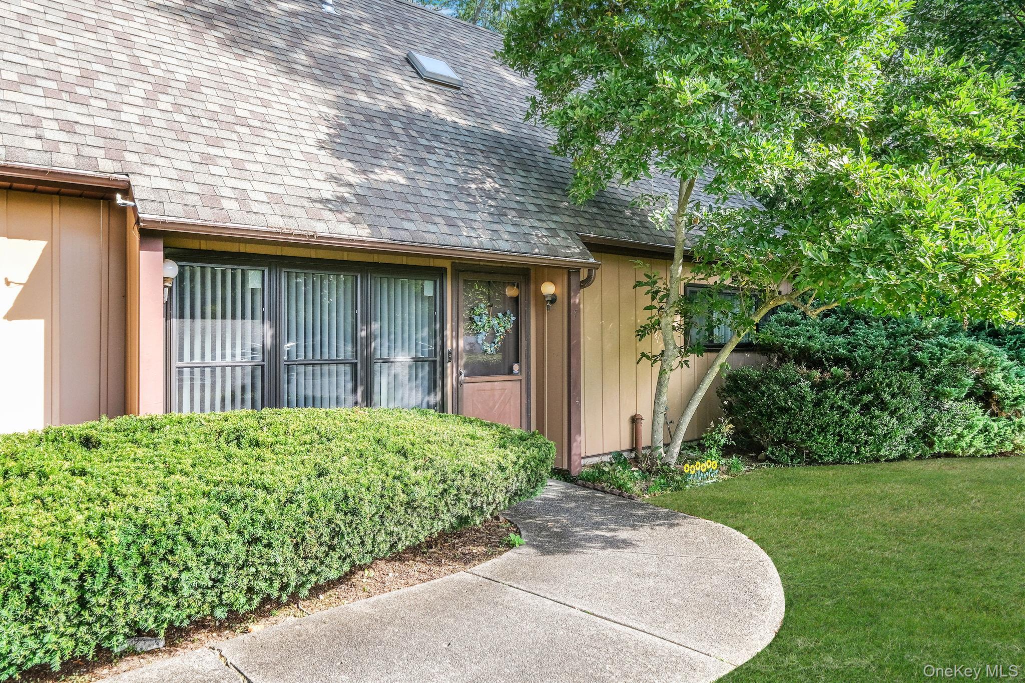 7 Birdseye Circle, Stony Brook, NY 11790