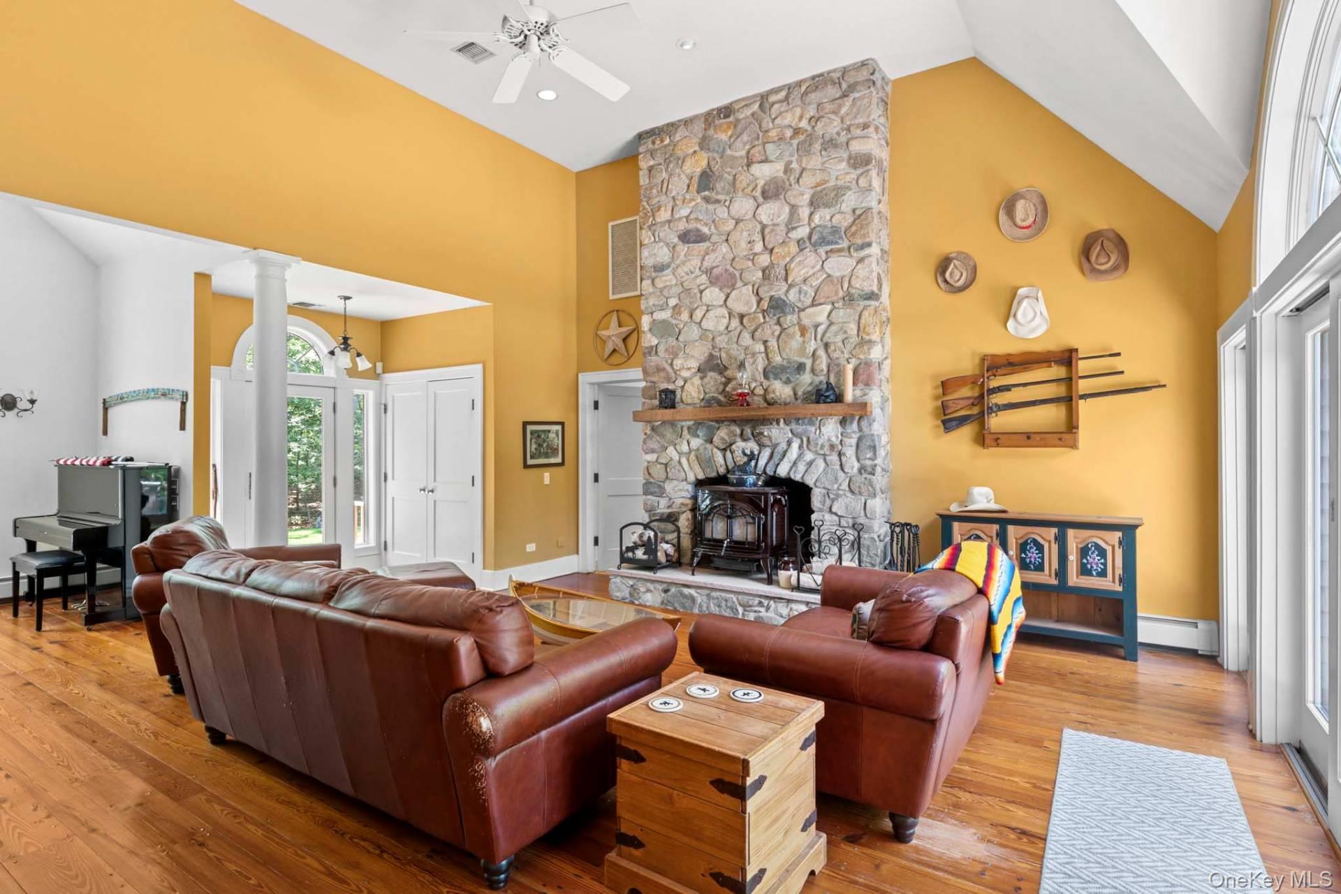 8 Landfall Circle, East Hampton, NY 11937