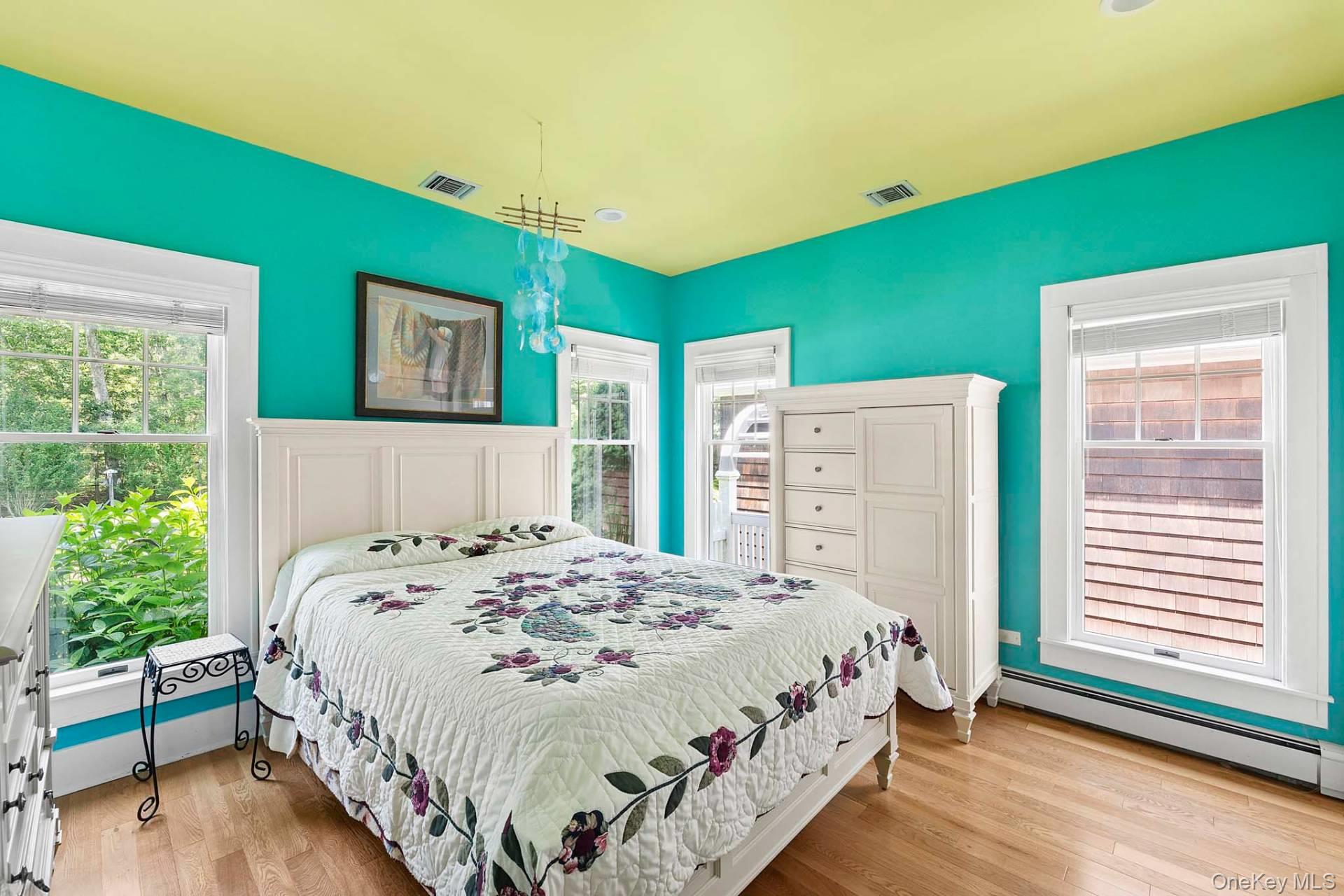 8 Landfall Circle, East Hampton, NY 11937