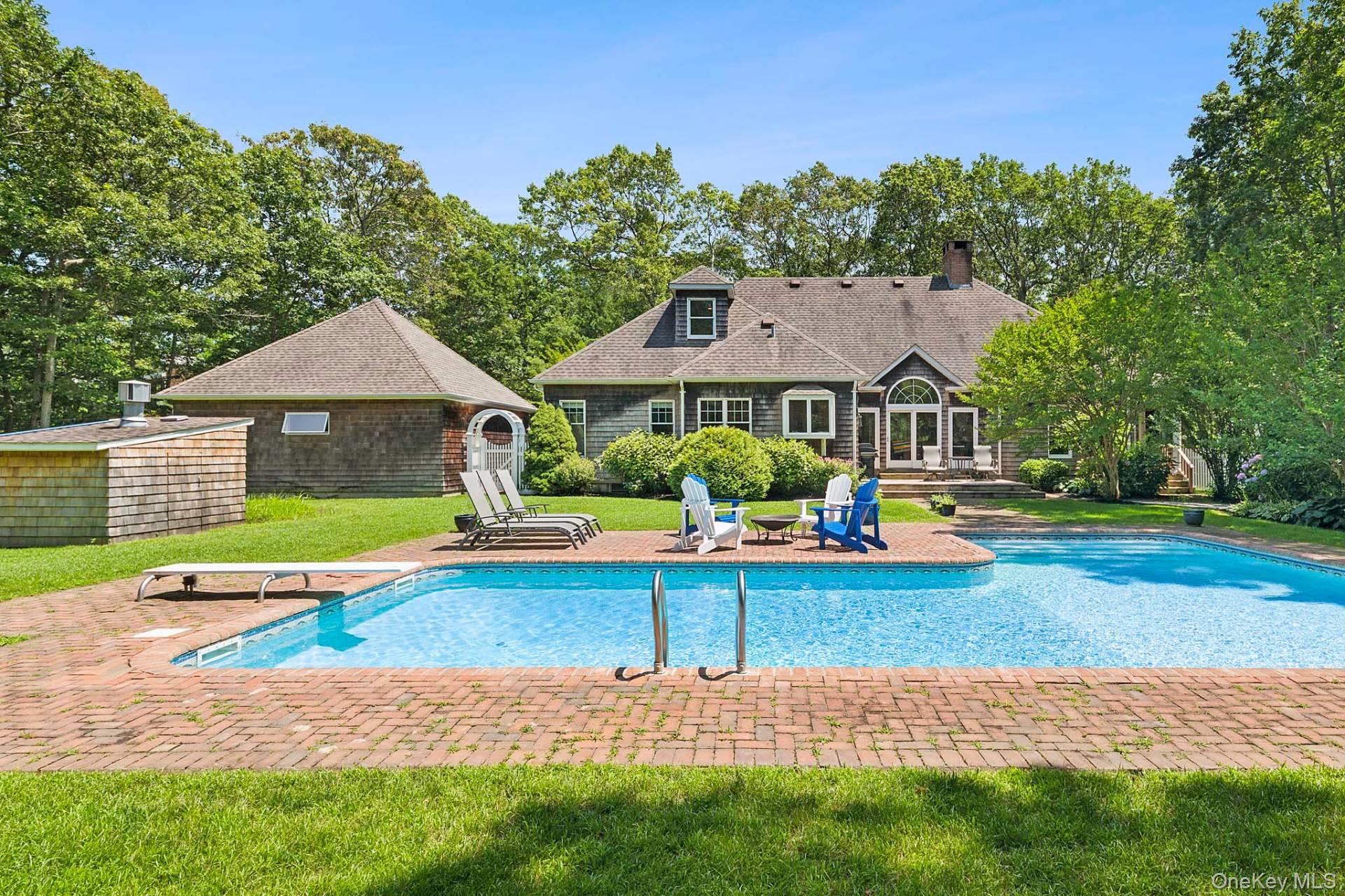 8 Landfall Circle, East Hampton, NY 11937