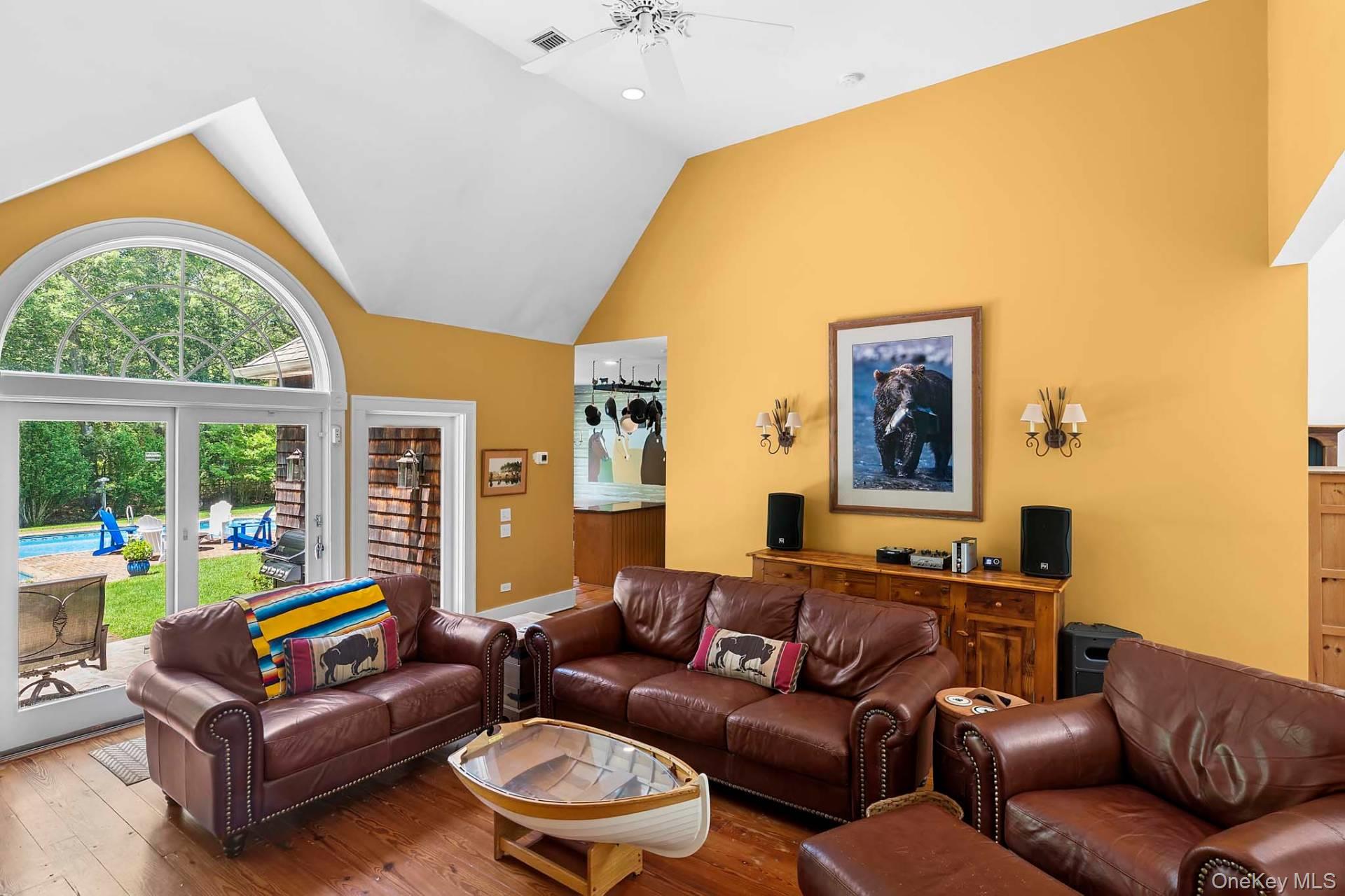 8 Landfall Circle, East Hampton, NY 11937