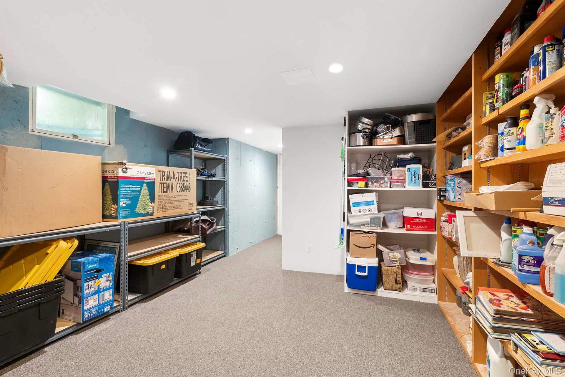 8 Landfall Circle, East Hampton, NY 11937