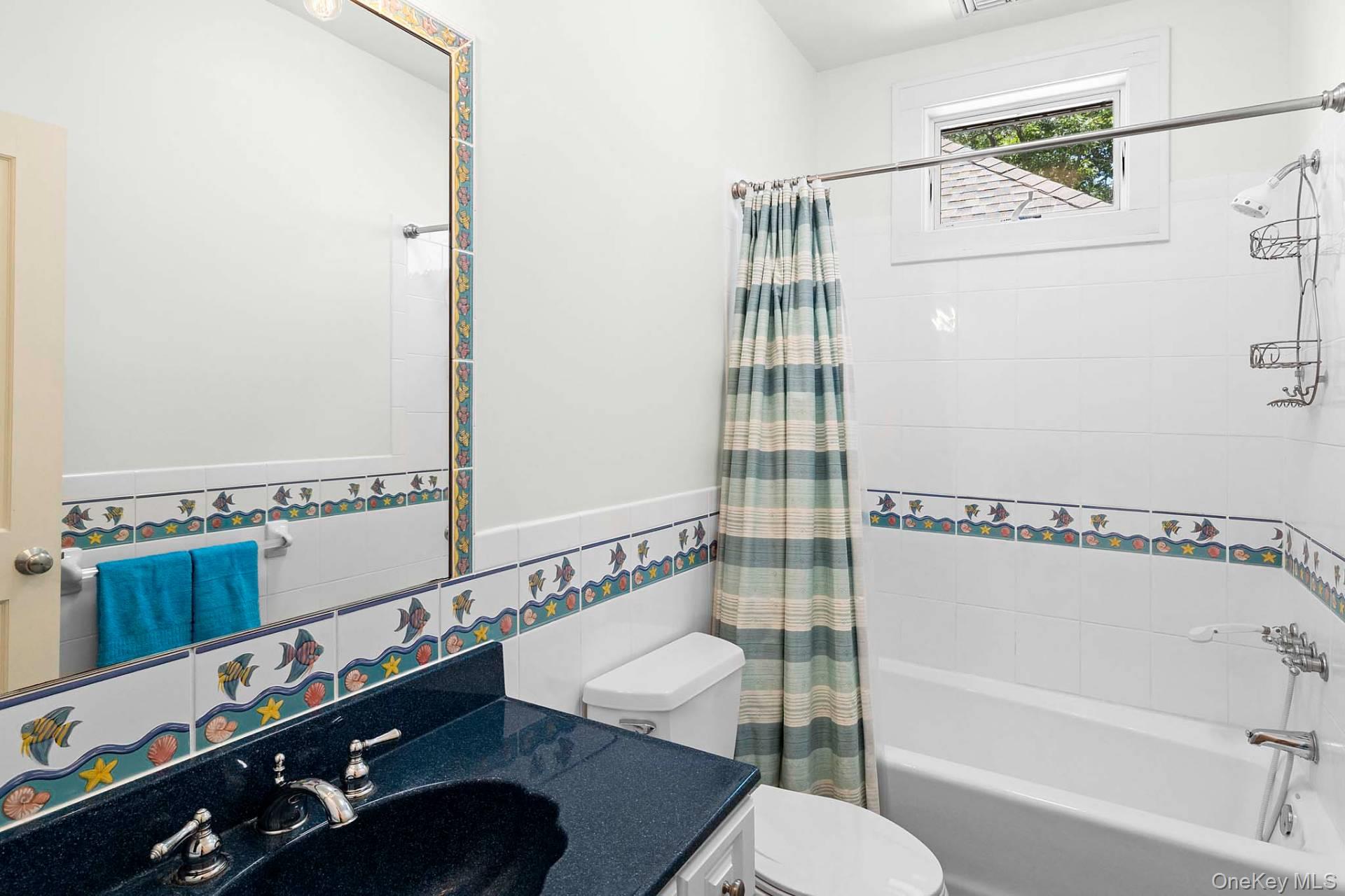 8 Landfall Circle, East Hampton, NY 11937