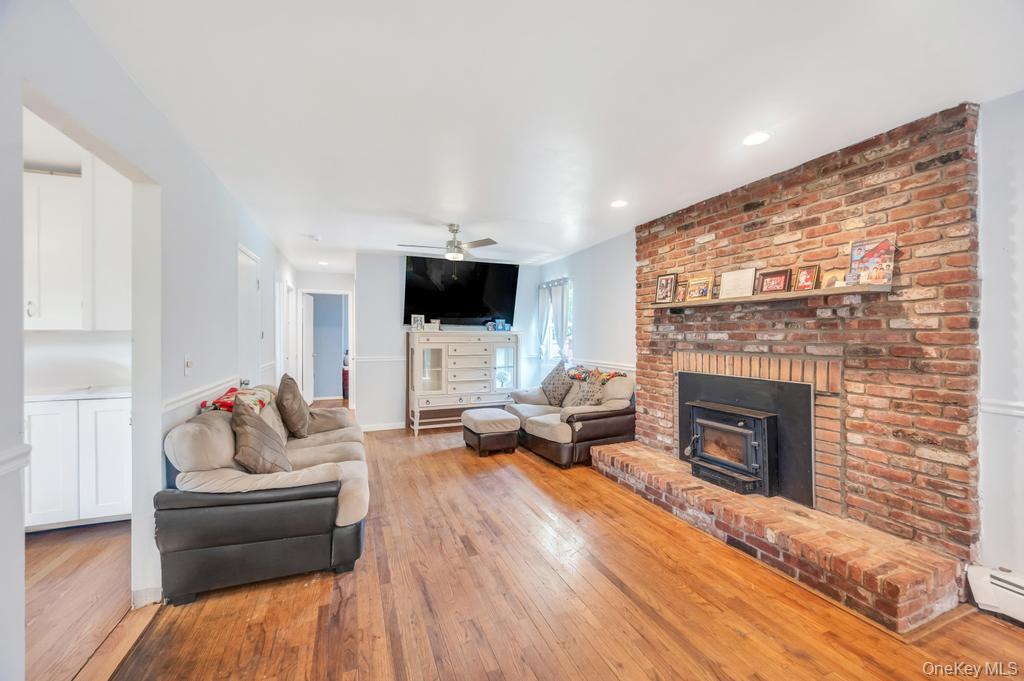 309 Dogwood Road W, Mastic Beach, NY 11951