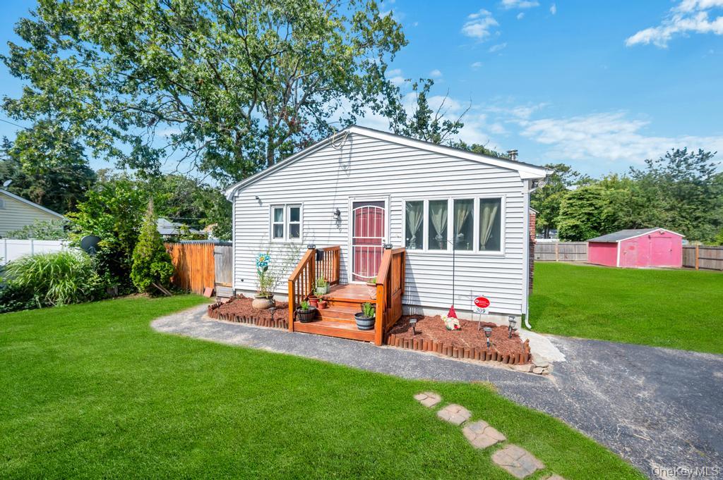 309 Dogwood Road W, Mastic Beach, NY 11951