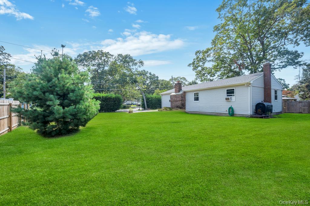 309 Dogwood Road W, Mastic Beach, NY 11951