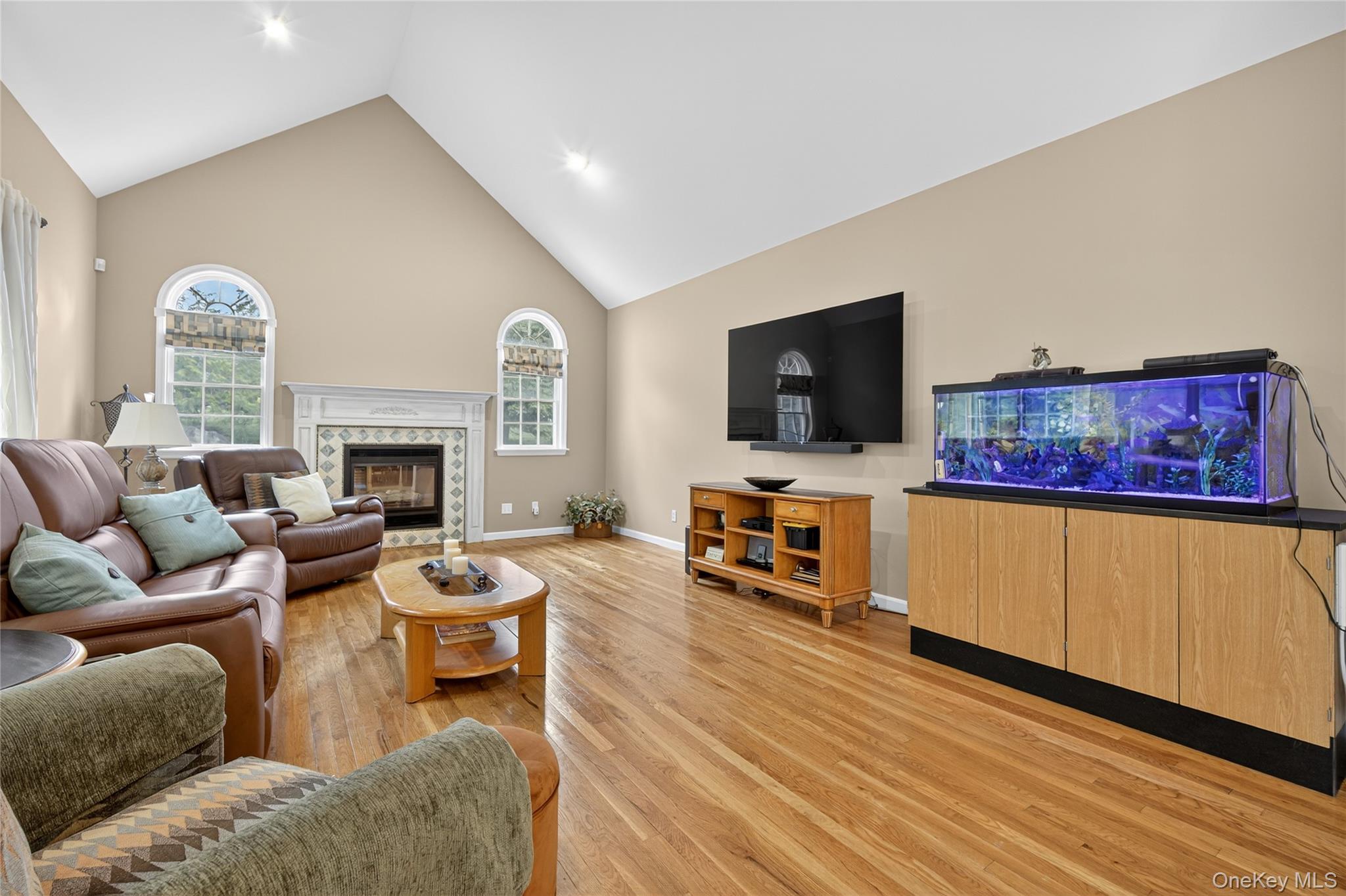 14 Meadow Crest Drive, Mahopac, NY 10541