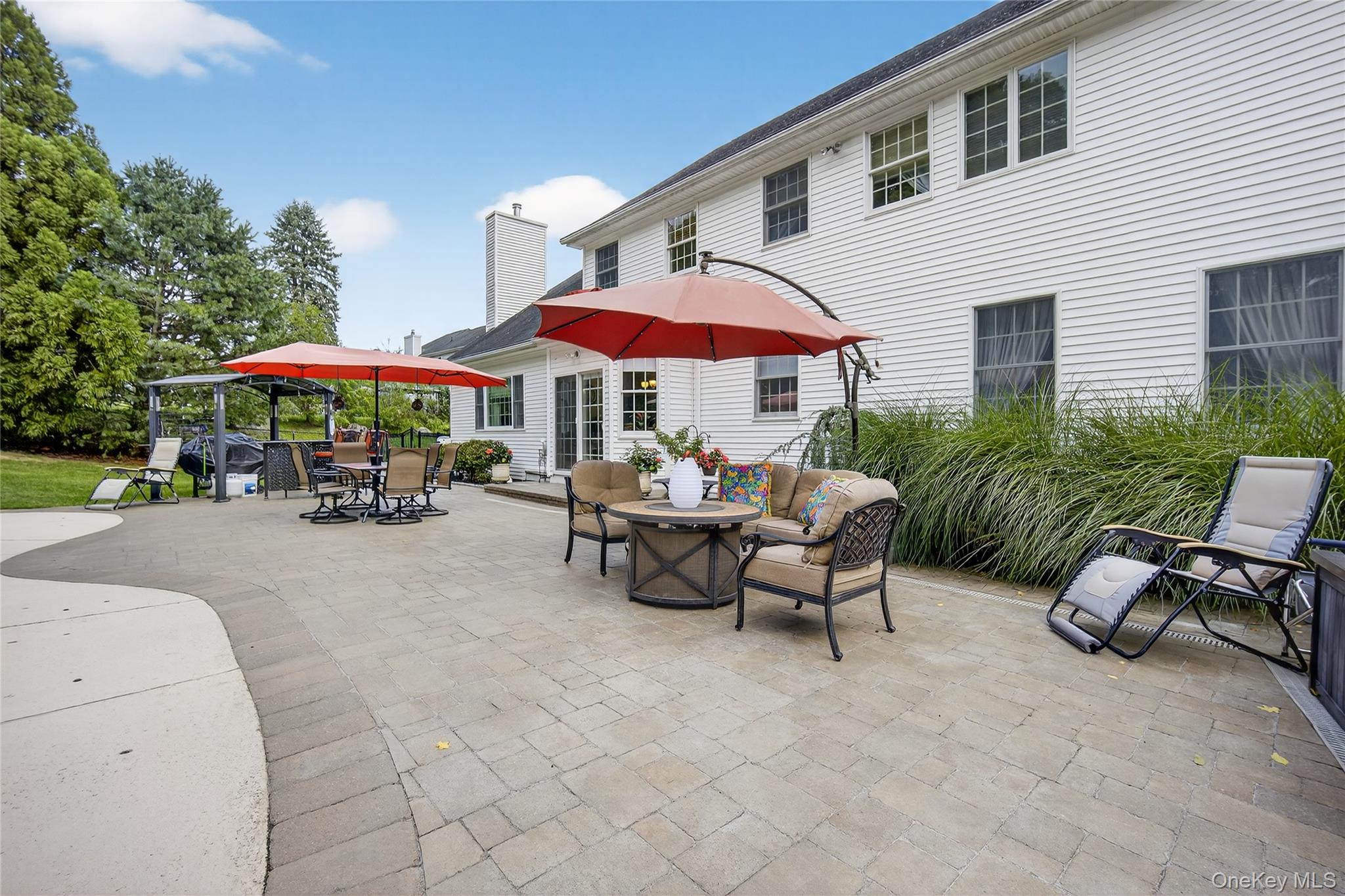 14 Meadow Crest Drive, Mahopac, NY 10541