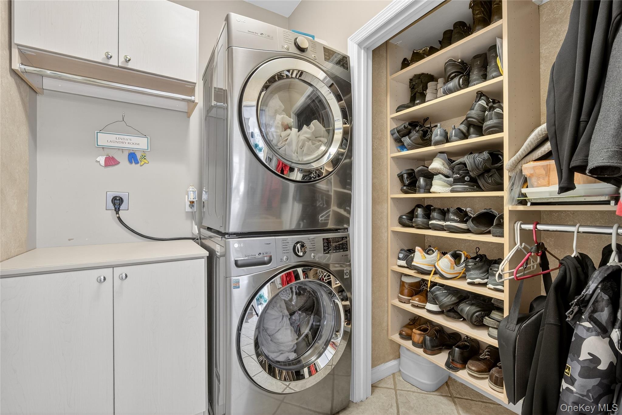 14 Meadow Crest Drive, Mahopac, NY 10541