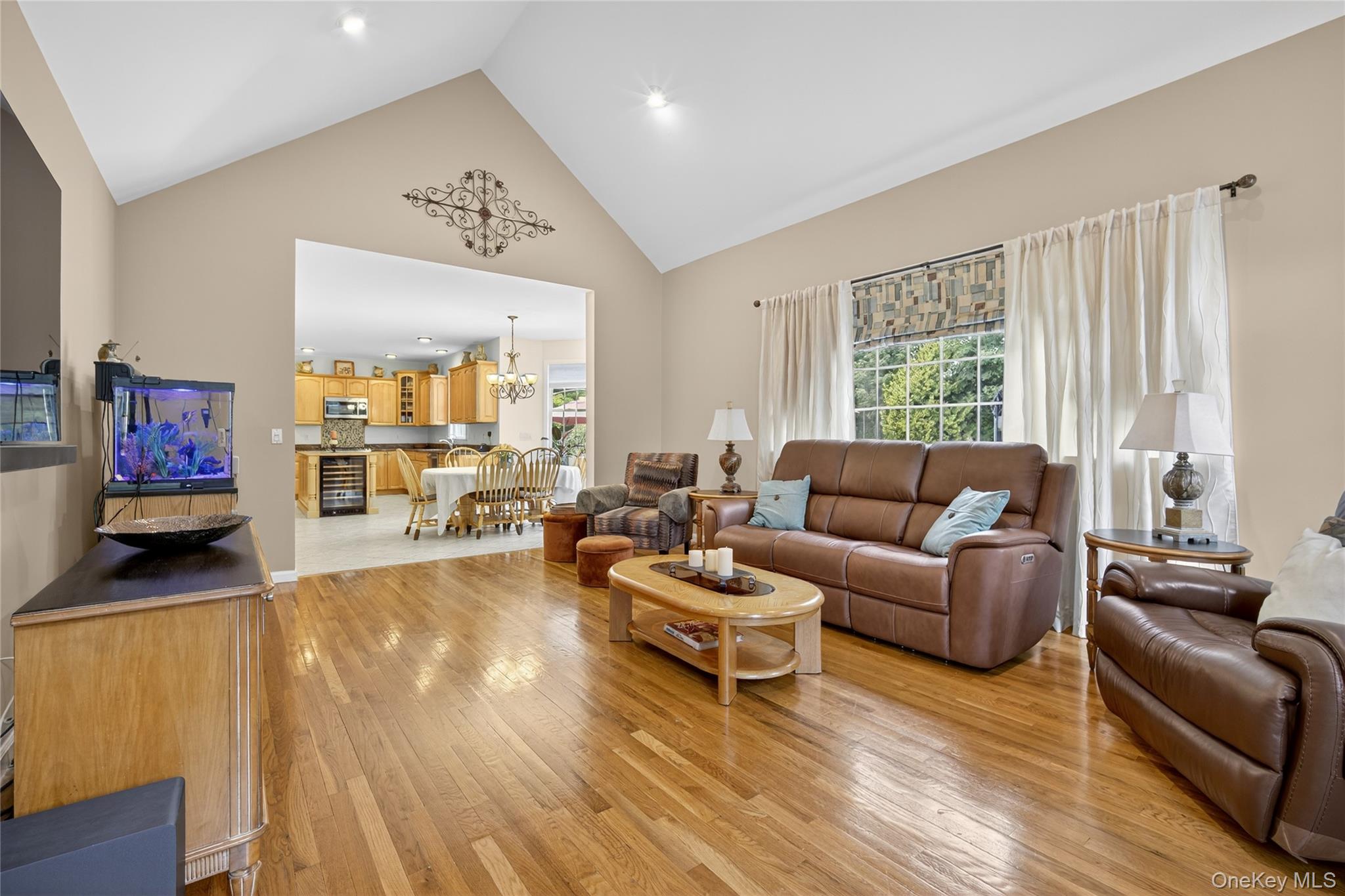 14 Meadow Crest Drive, Mahopac, NY 10541