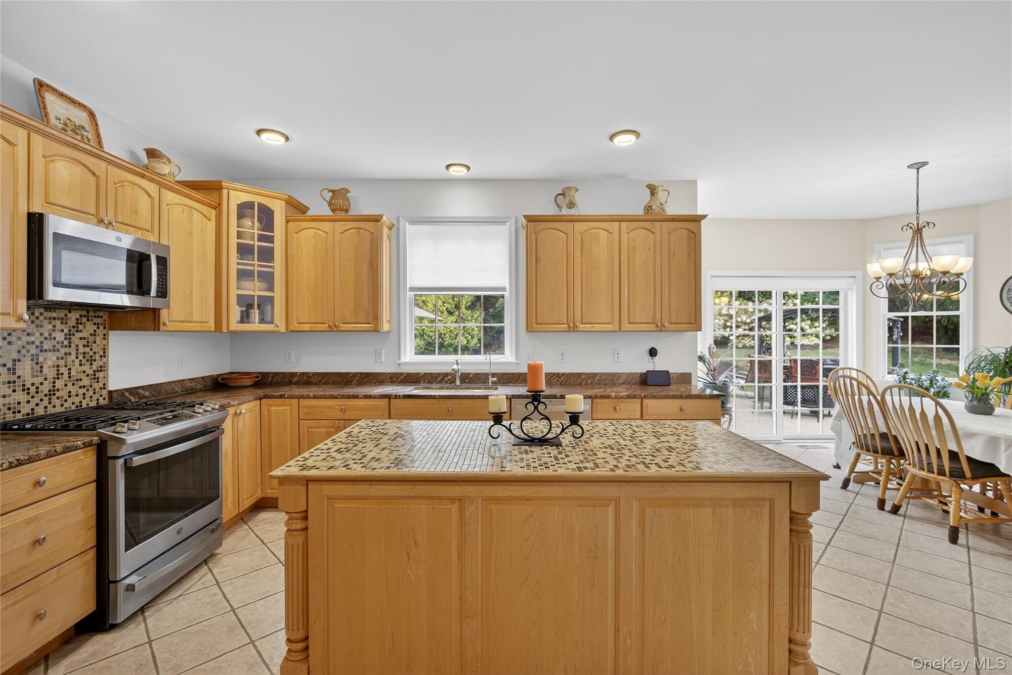 14 Meadow Crest Drive, Mahopac, NY 10541