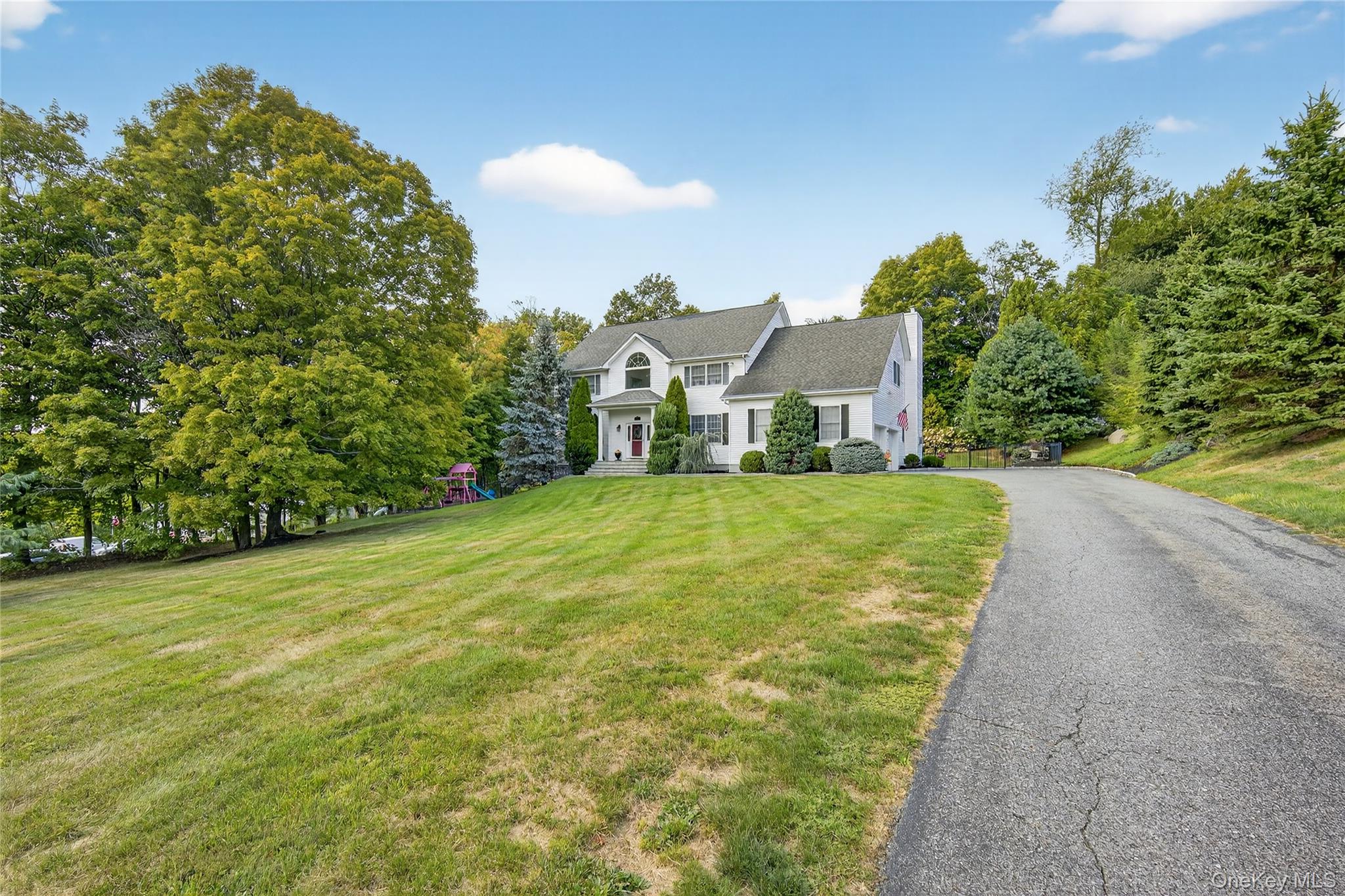 14 Meadow Crest Drive, Mahopac, NY 10541