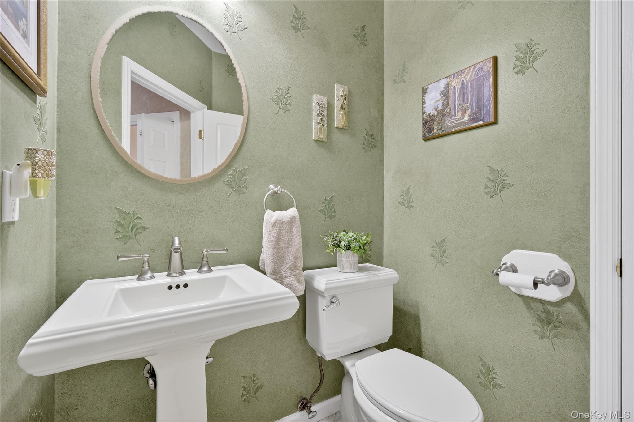 14 Meadow Crest Drive, Mahopac, NY 10541