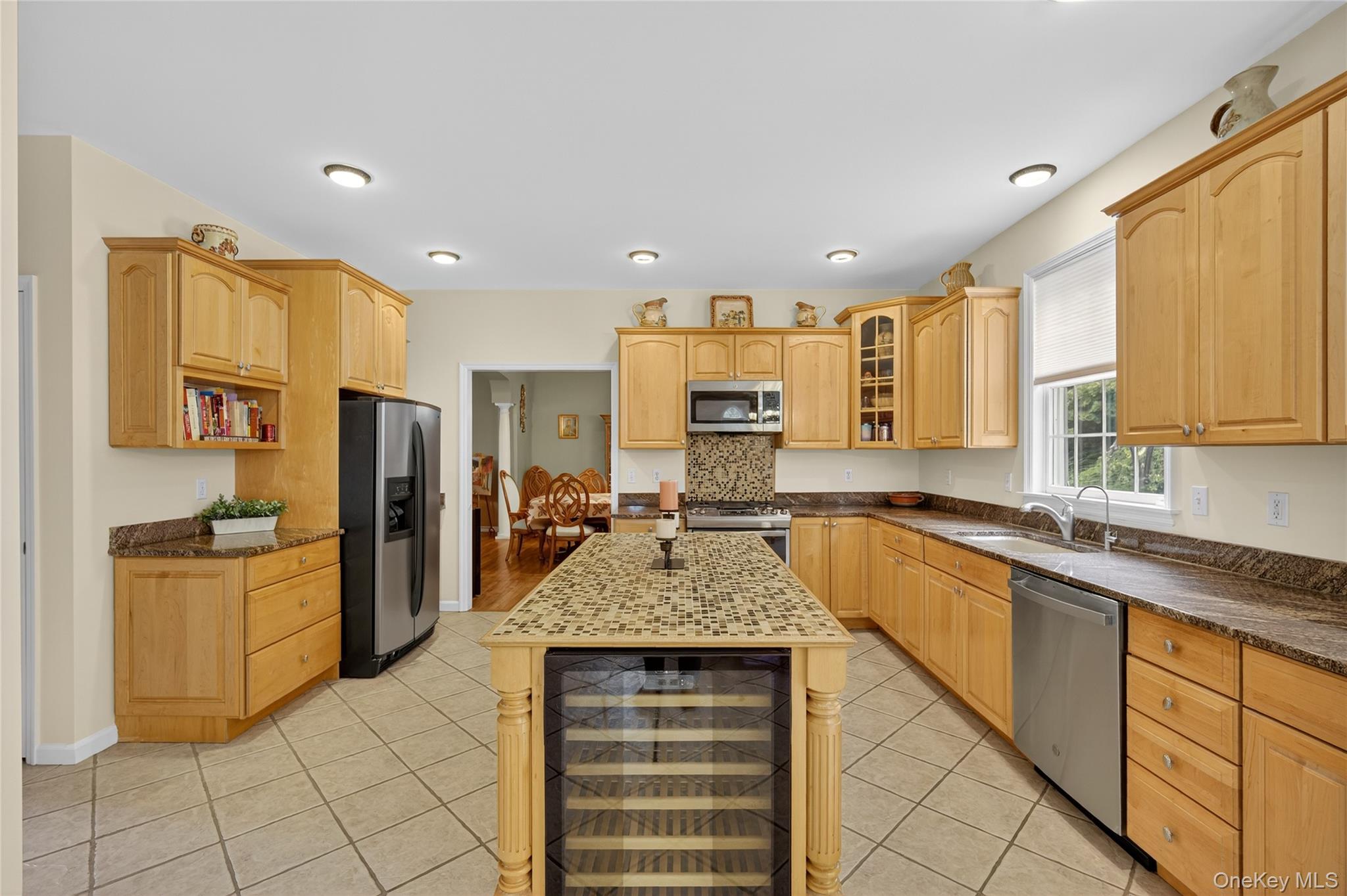 14 Meadow Crest Drive, Mahopac, NY 10541