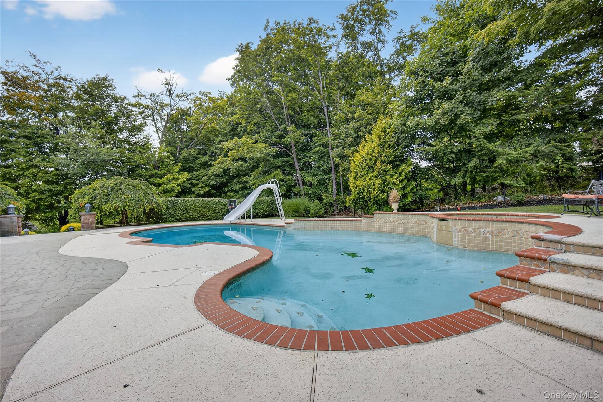 14 Meadow Crest Drive, Mahopac, NY 10541