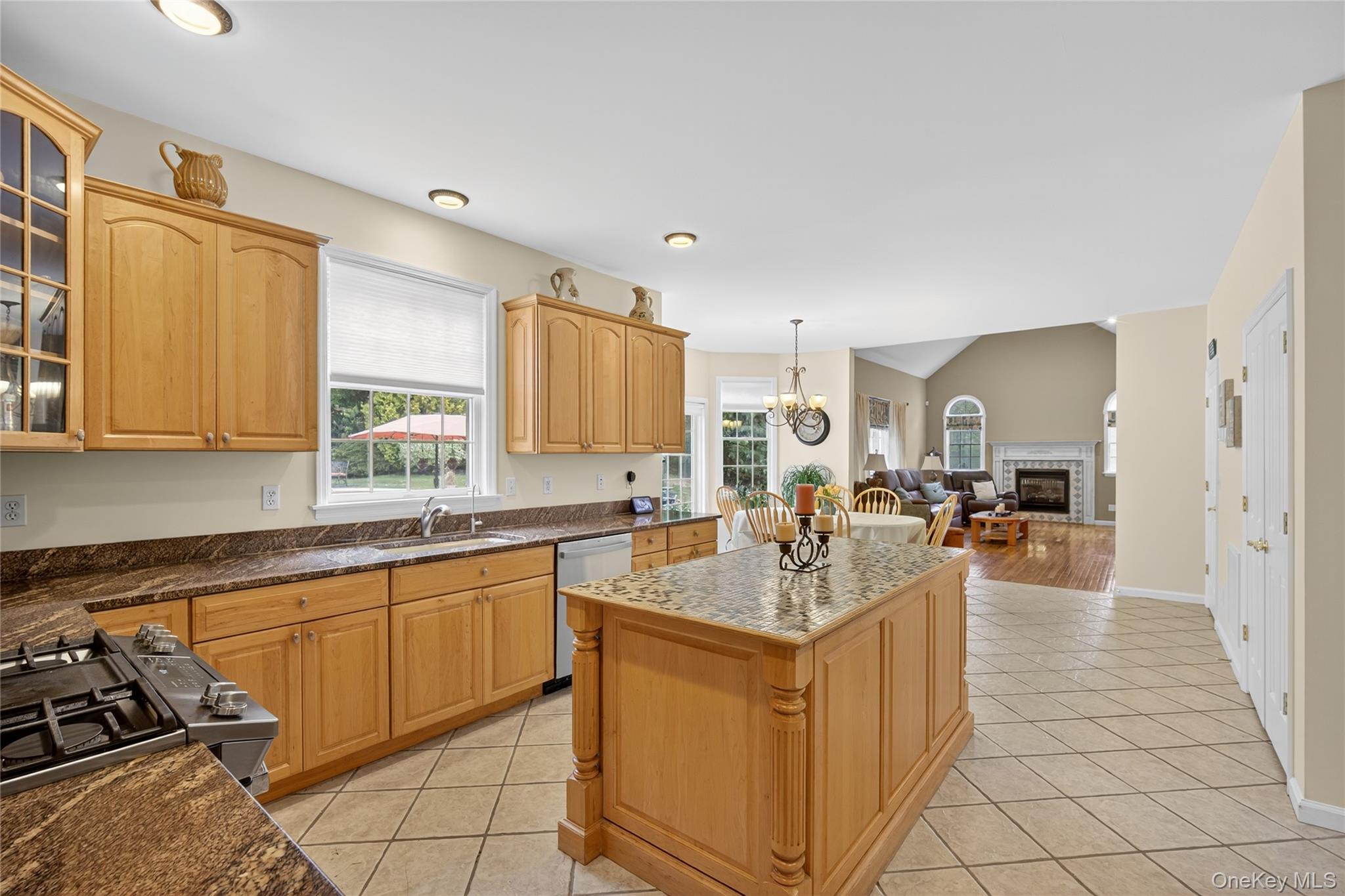 14 Meadow Crest Drive, Mahopac, NY 10541