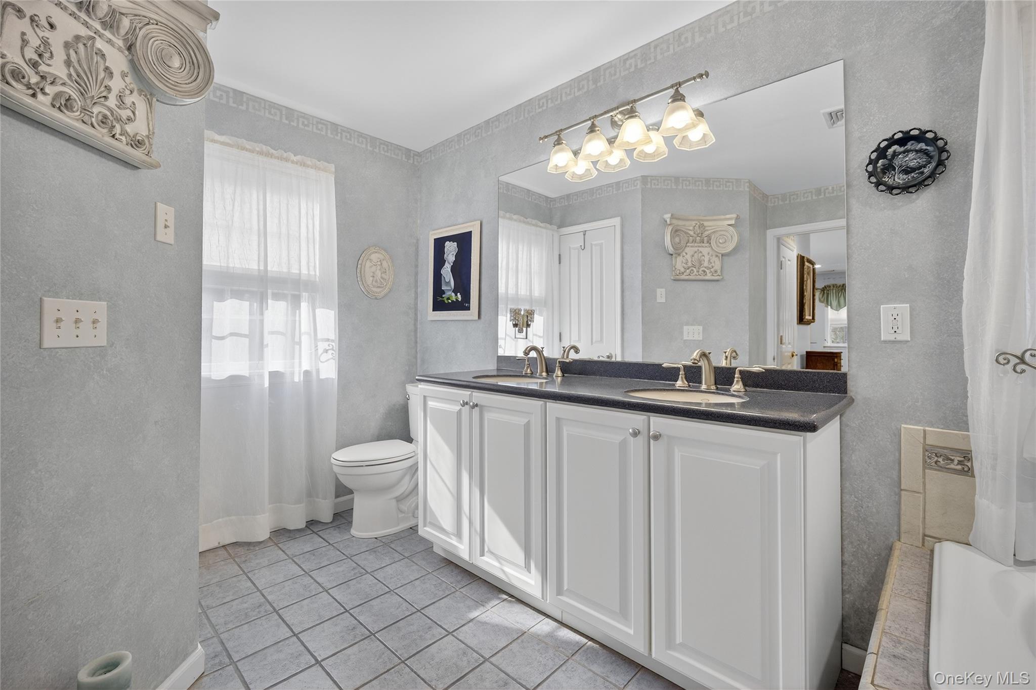 14 Meadow Crest Drive, Mahopac, NY 10541