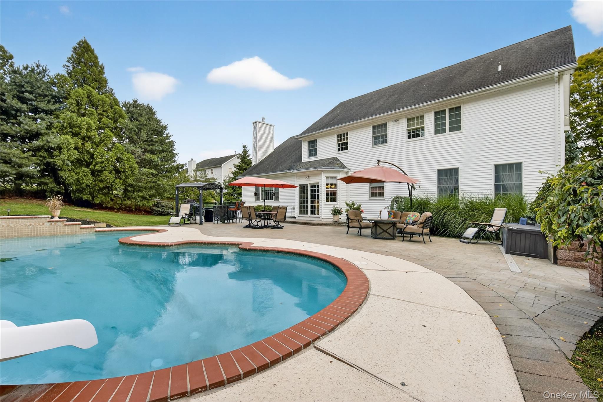 14 Meadow Crest Drive, Mahopac, NY 10541