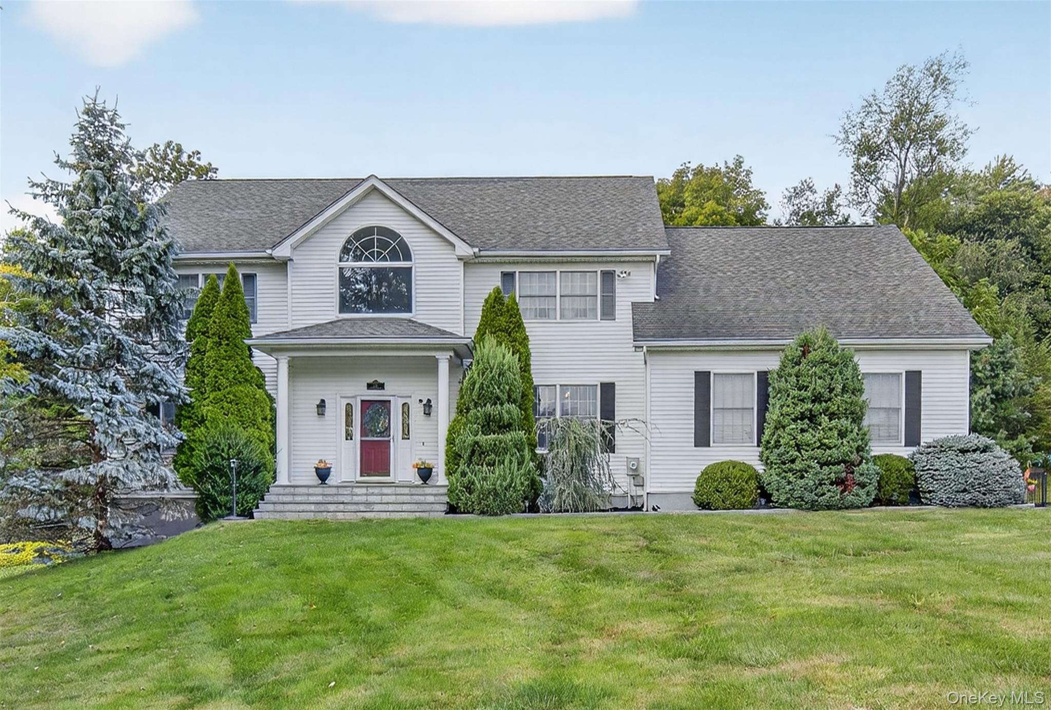 14 Meadow Crest Drive, Mahopac, NY 10541