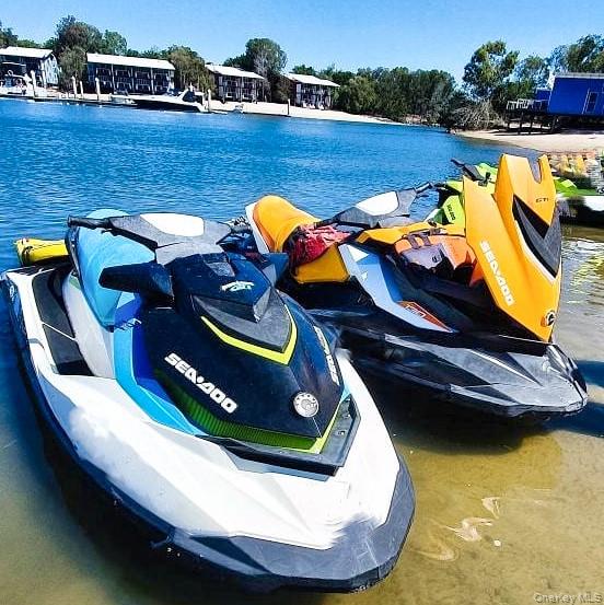 248 E Shore Road E, Lindenhurst, NY 11757