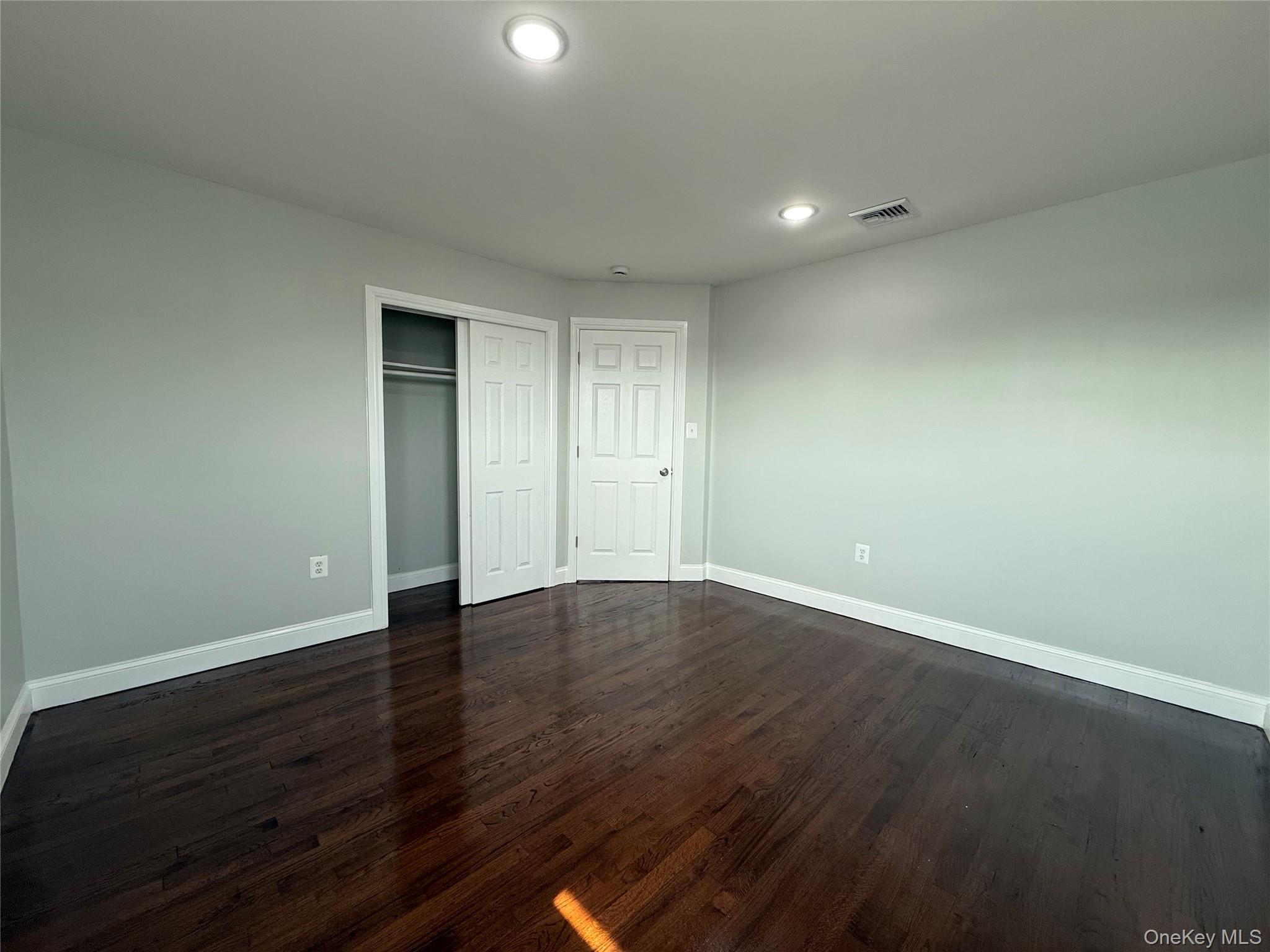 248 E Shore Road E, Lindenhurst, NY 11757