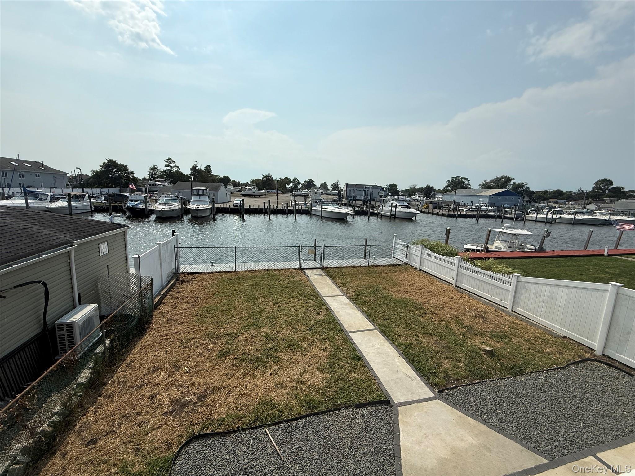 248 E Shore Road E, Lindenhurst, NY 11757