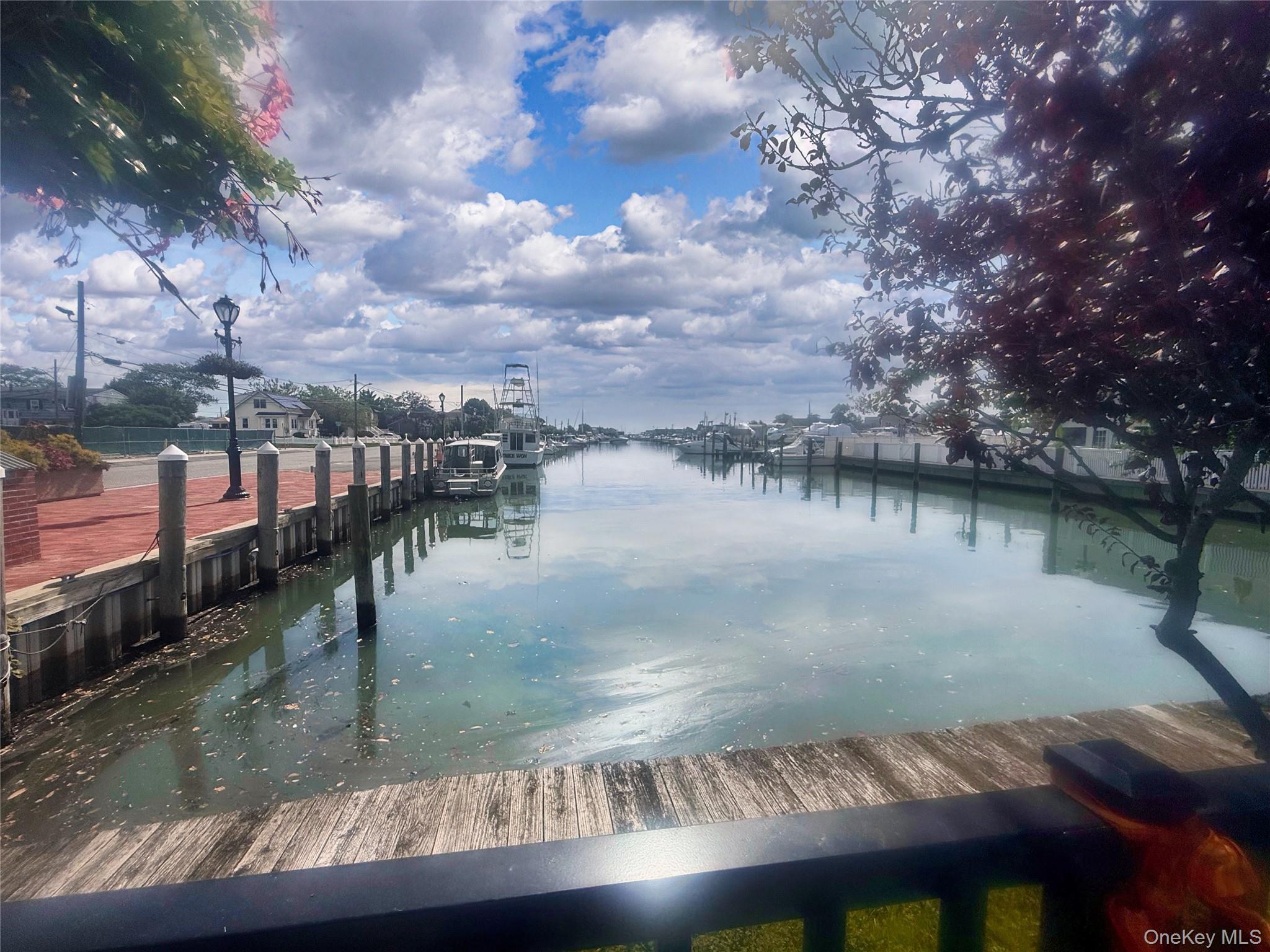 248 E Shore Road E, Lindenhurst, NY 11757