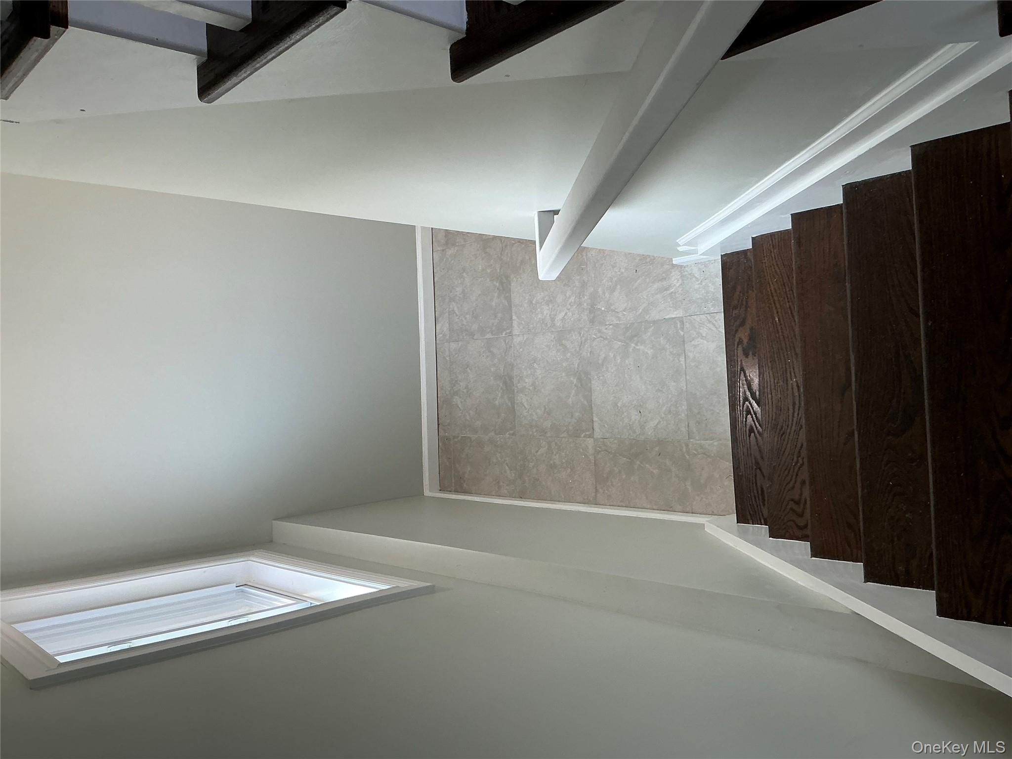 248 E Shore Road E, Lindenhurst, NY 11757