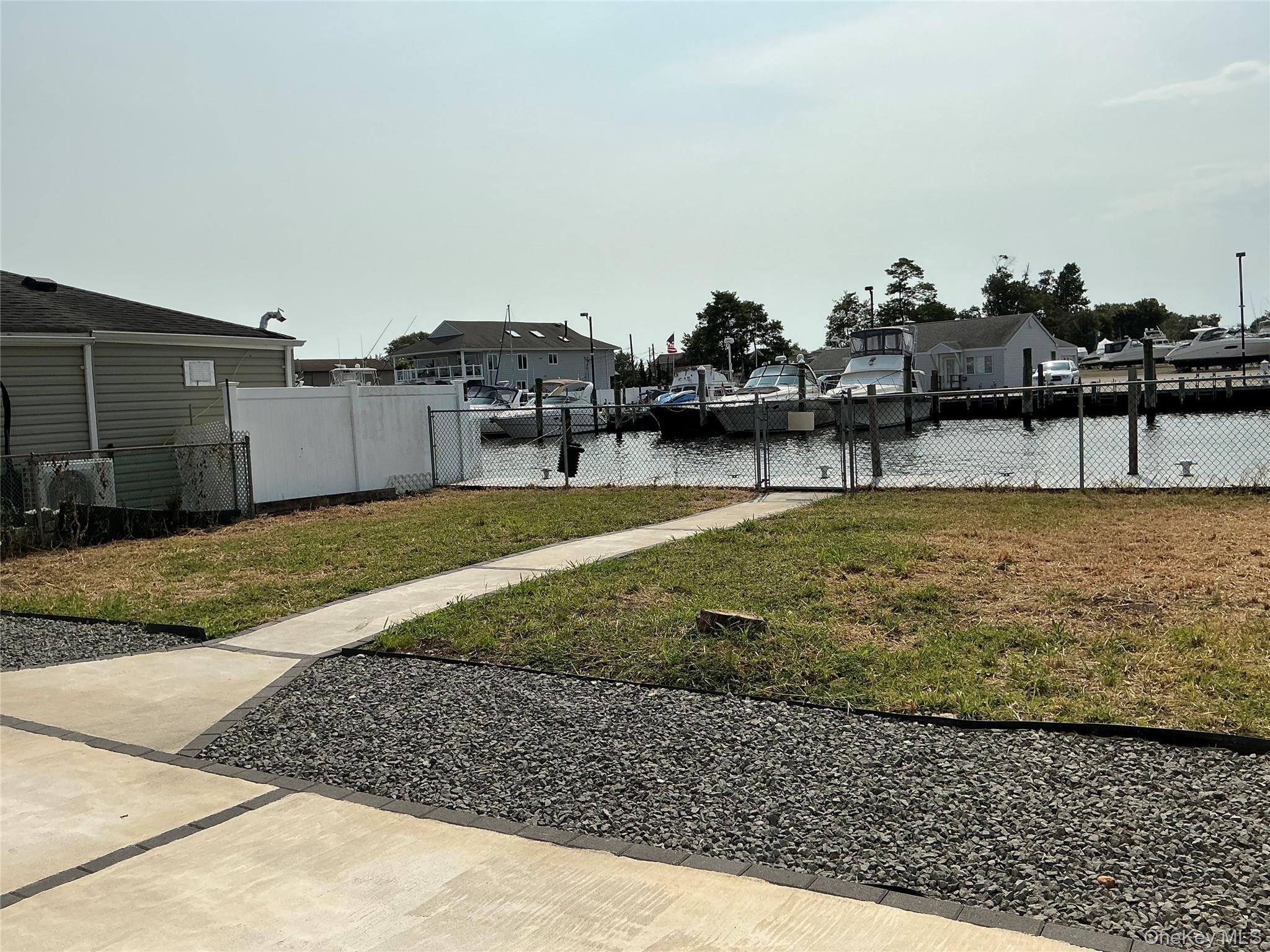 248 E Shore Road E, Lindenhurst, NY 11757