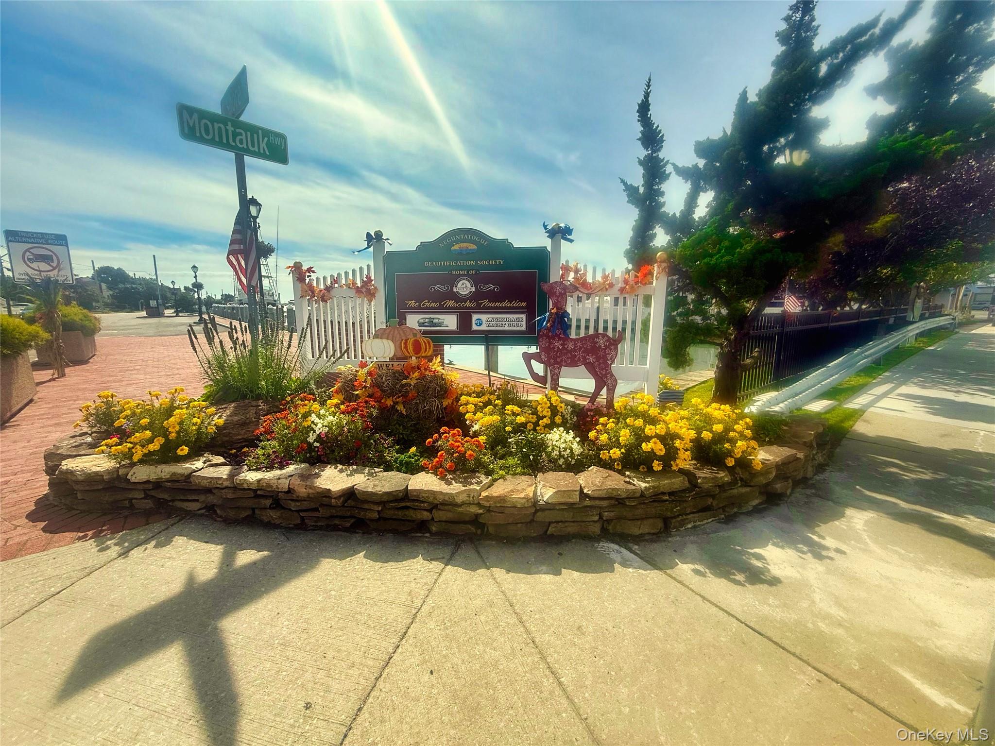 248 E Shore Road E, Lindenhurst, NY 11757