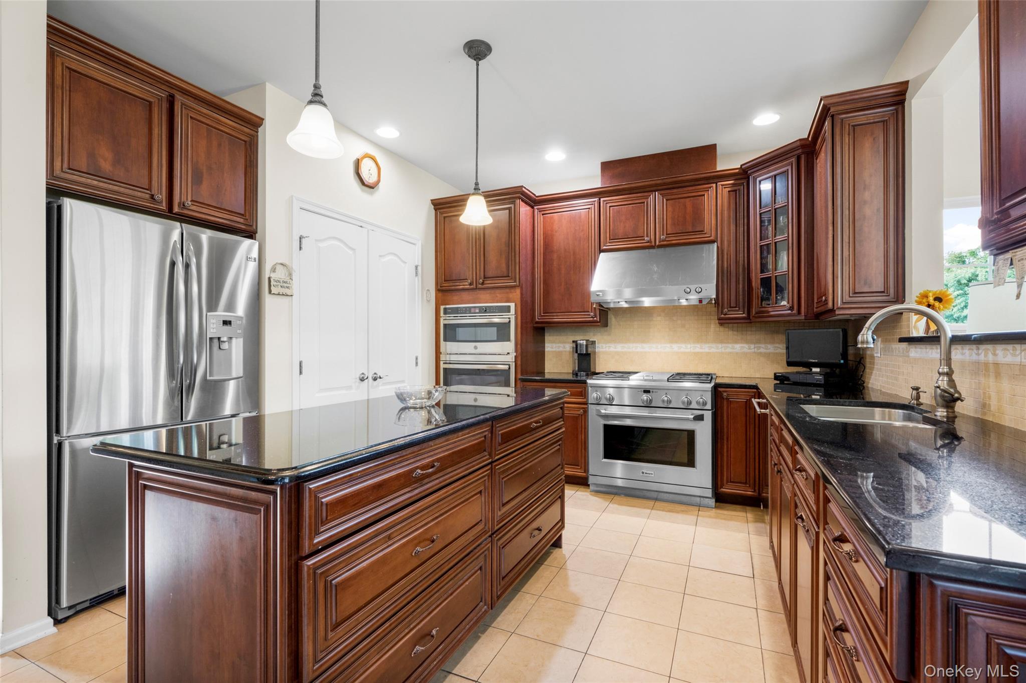 653 Creekside Lane, Fishkill, NY 12524