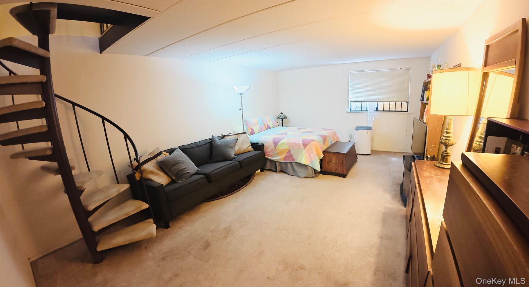 68-09 242nd Street # 33A, Little Neck, NY 11362