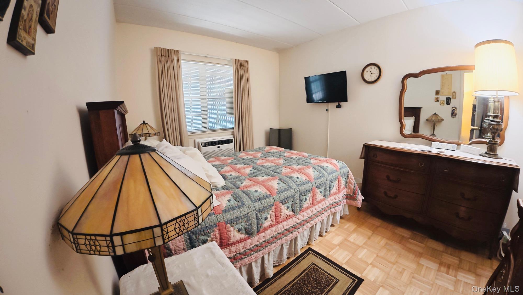 68-09 242nd Street # 33A, Little Neck, NY 11362