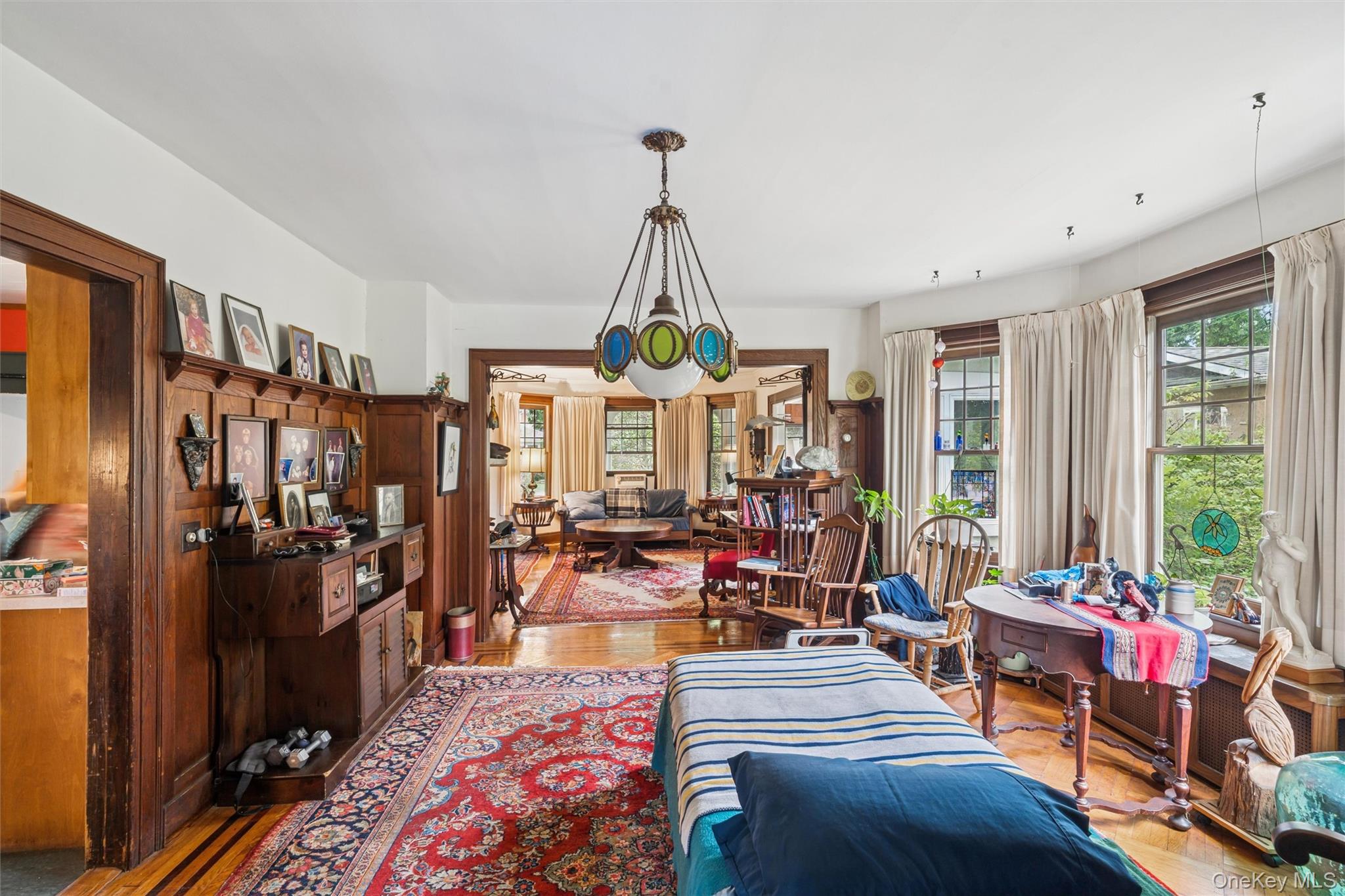 21 Connecticut Avenue, Freeport, NY 11520