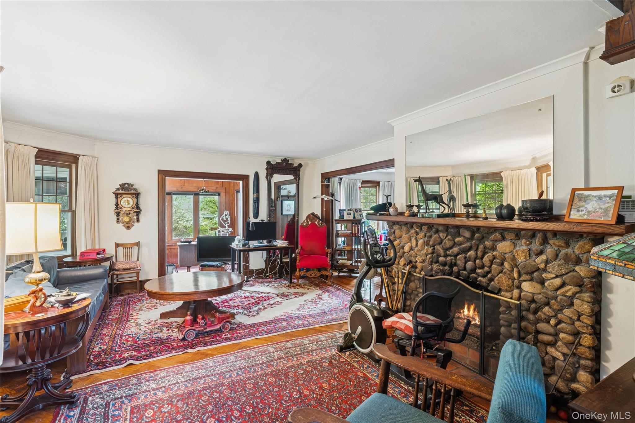 21 Connecticut Avenue, Freeport, NY 11520