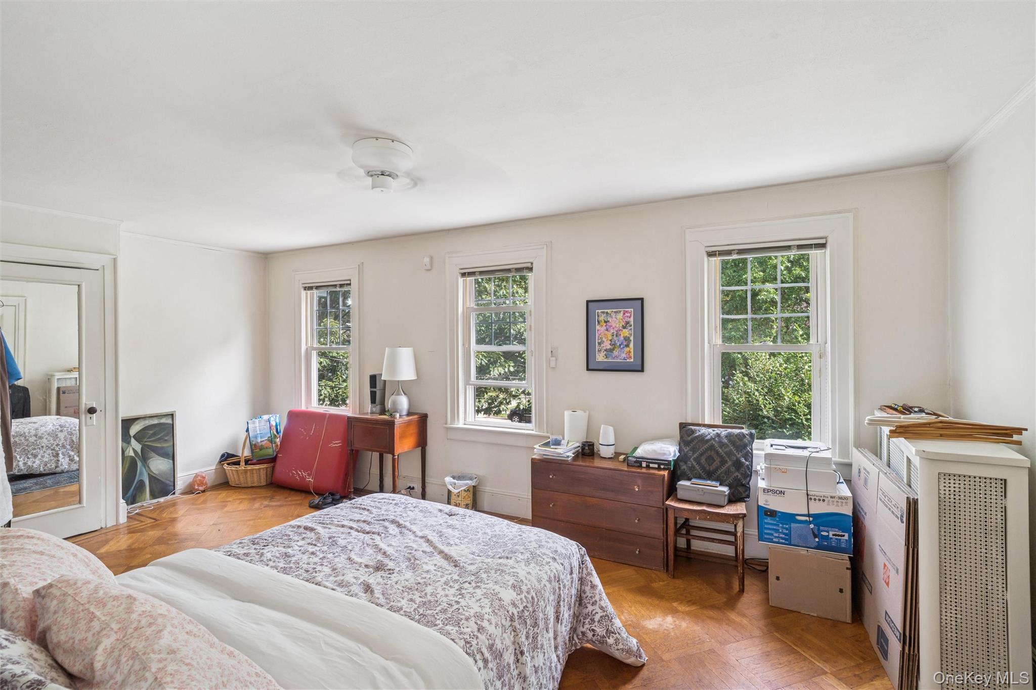 21 Connecticut Avenue, Freeport, NY 11520