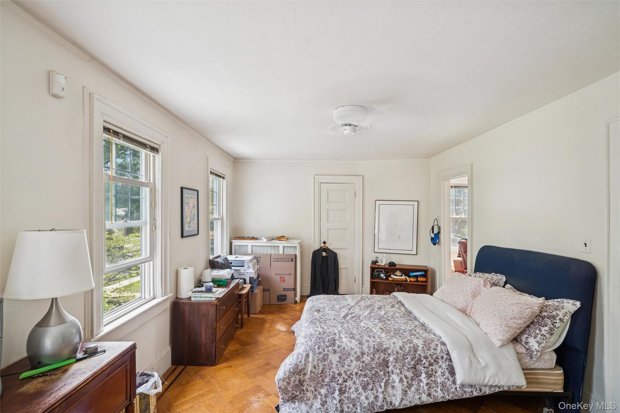 21 Connecticut Avenue, Freeport, NY 11520